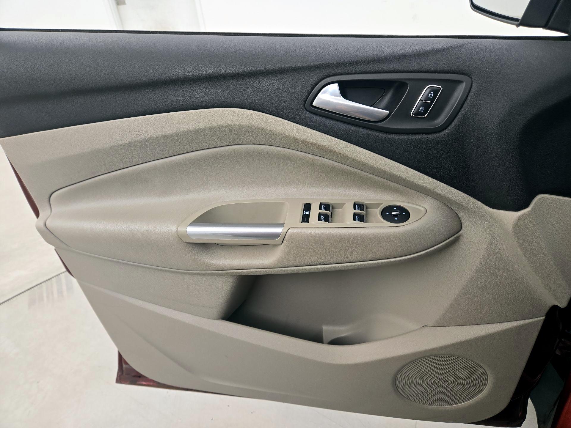 Thumbnail: 2015 Ford Escape - 12