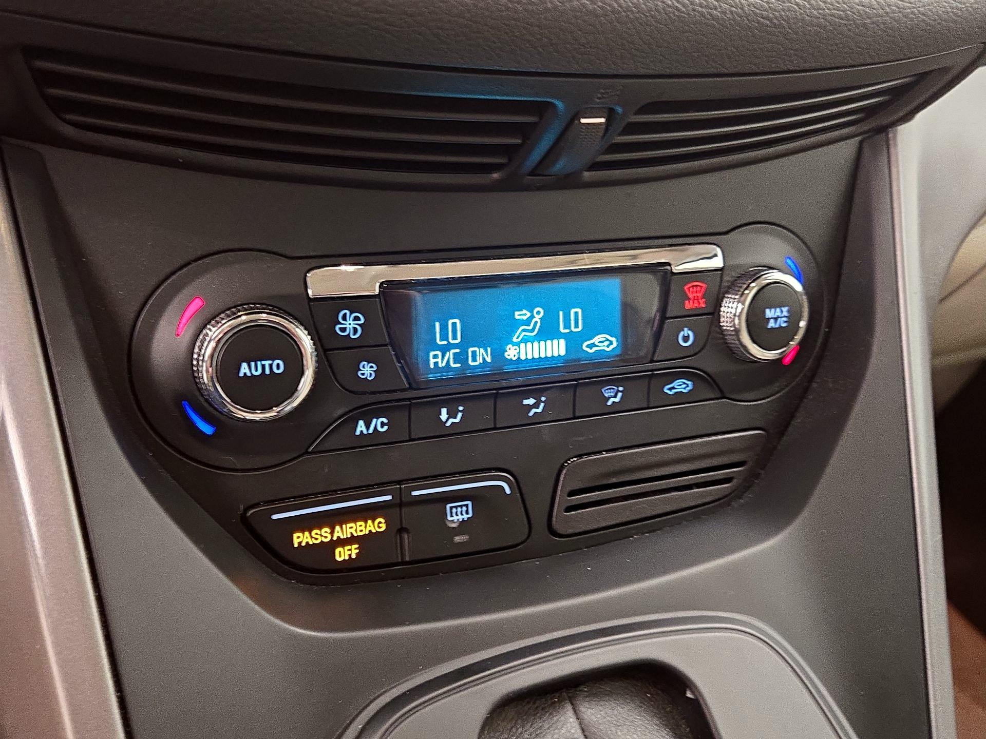 Thumbnail: 2015 Ford Escape - 16