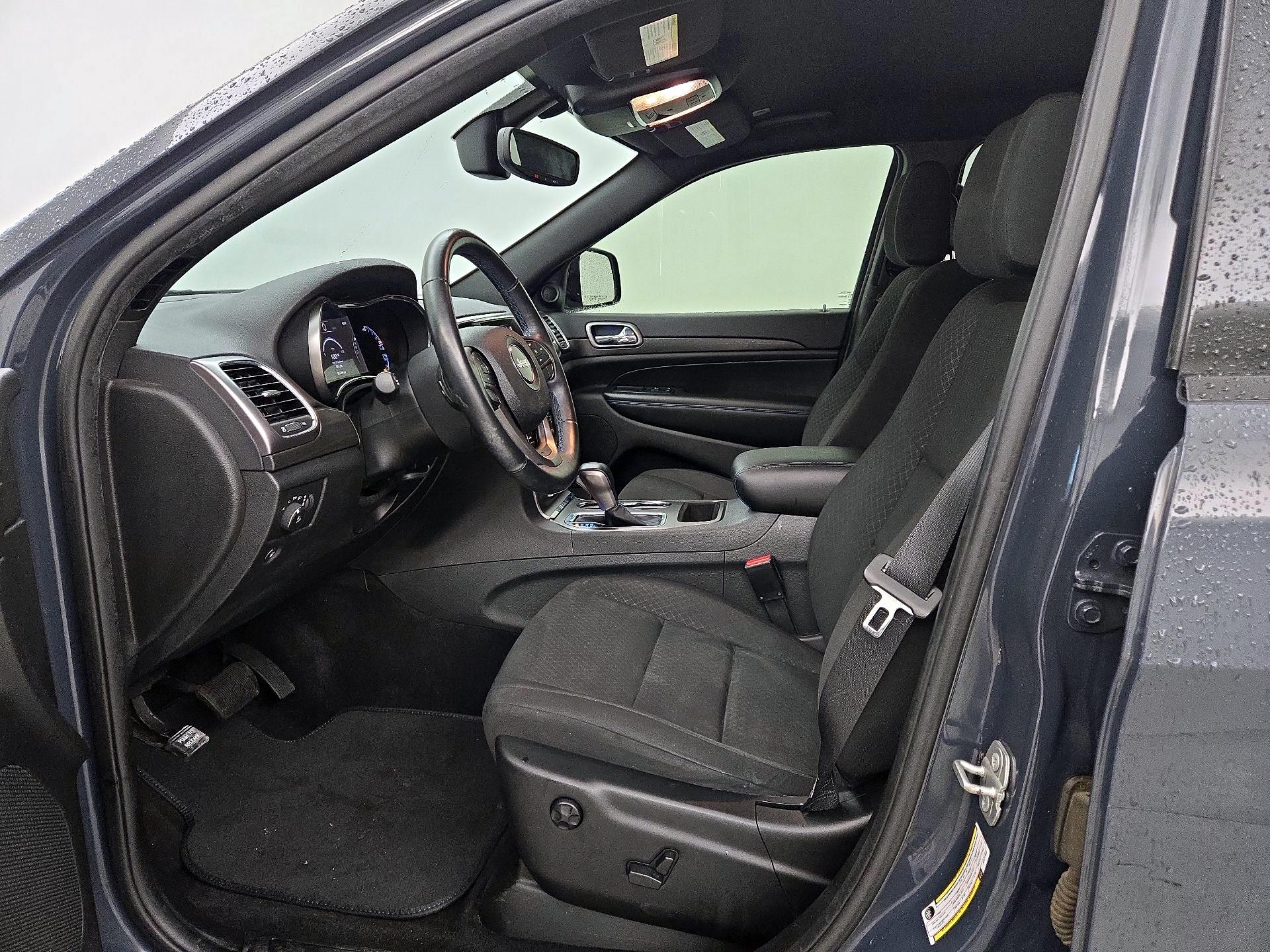 Thumbnail: 2018 Jeep Grand Cherokee - 11