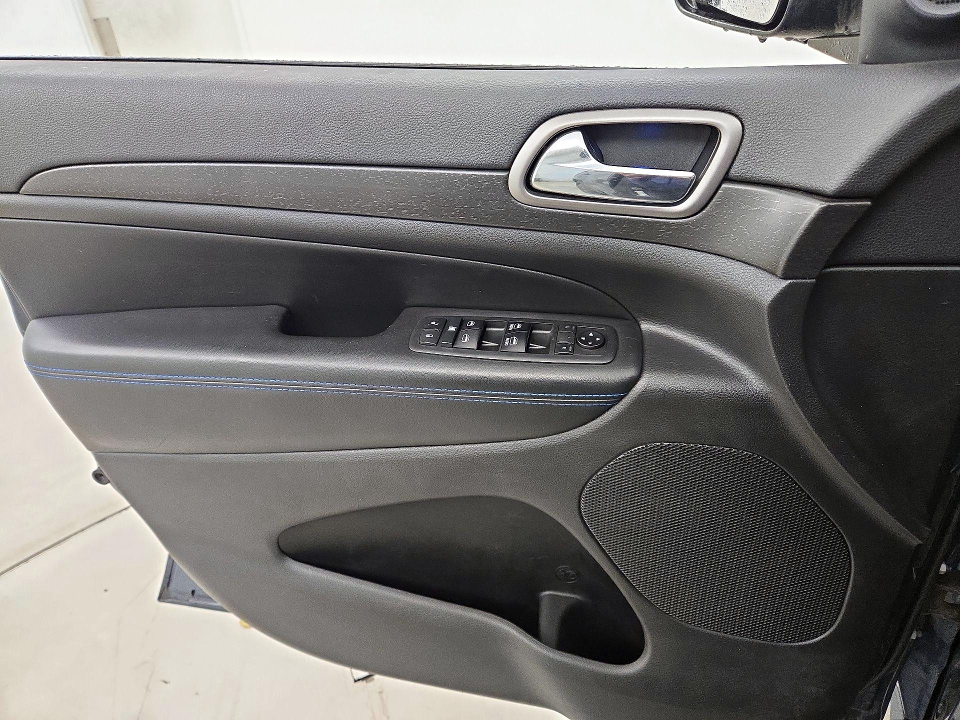 Thumbnail: 2018 Jeep Grand Cherokee - 12