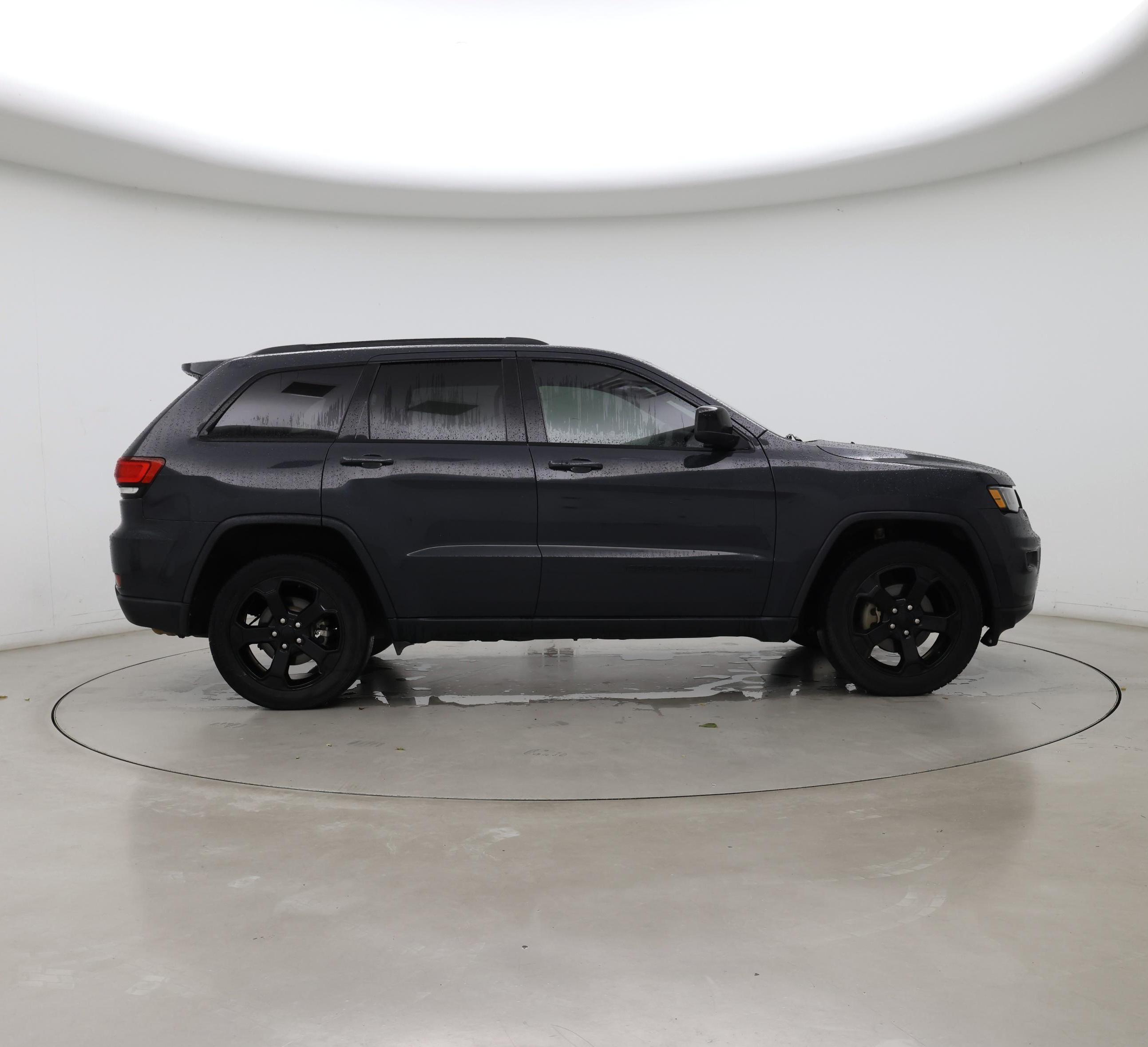 Thumbnail: 2018 Jeep Grand Cherokee - 7