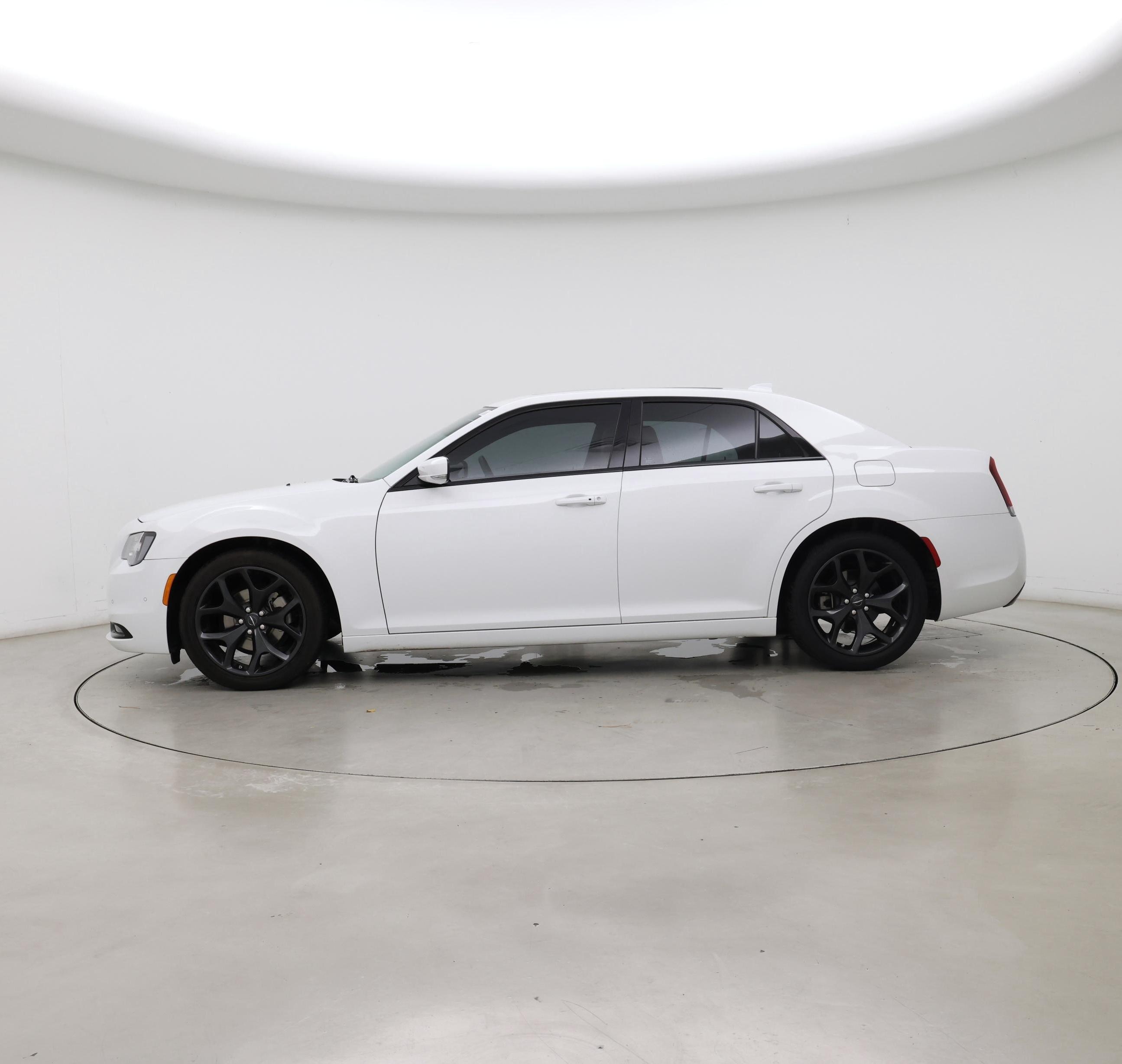 Thumbnail: 2022 Chrysler 300 - 3