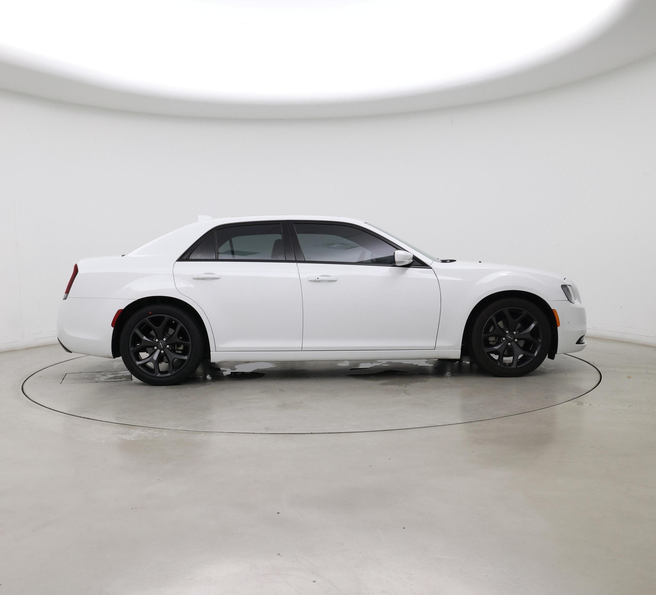 Thumbnail: 2022 Chrysler 300 - 7