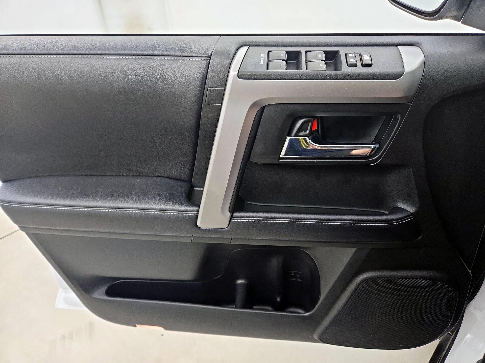Thumbnail: 2019 Toyota 4Runner - 12