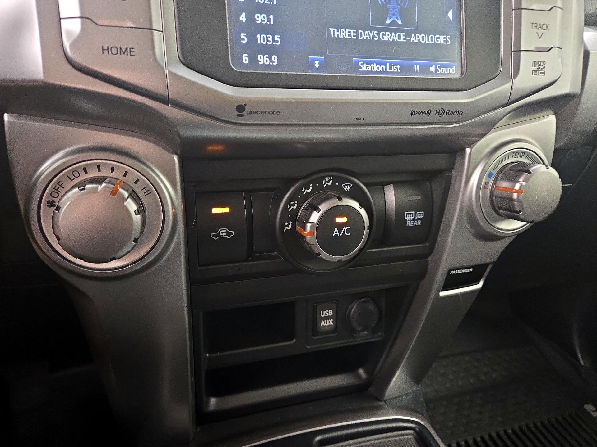 Thumbnail: 2019 Toyota 4Runner - 16