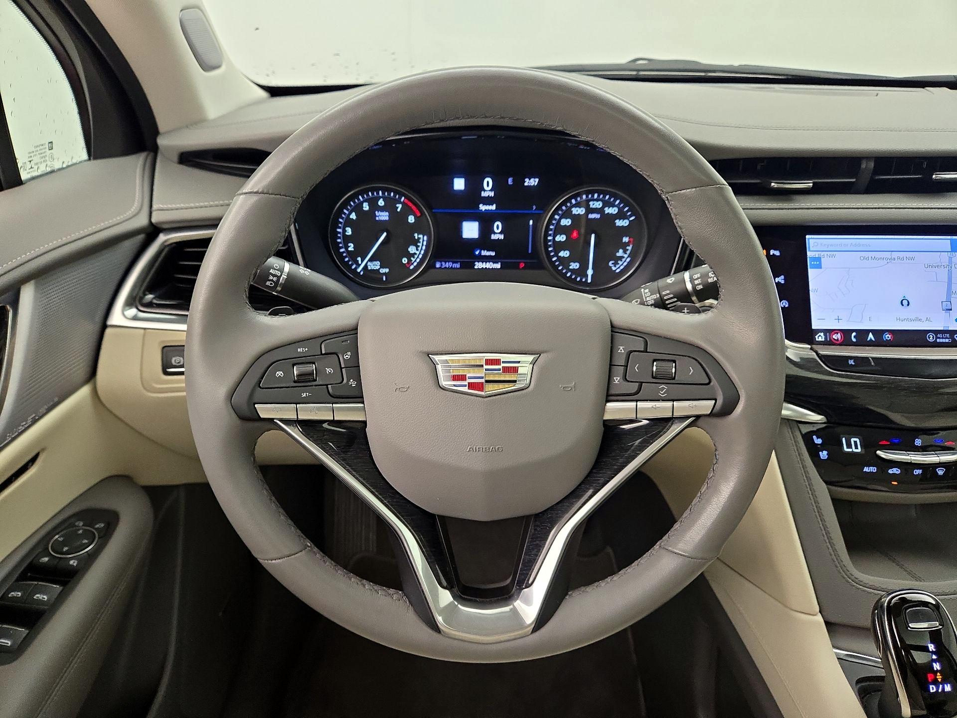 Thumbnail: 2023 Cadillac XT6 - 10