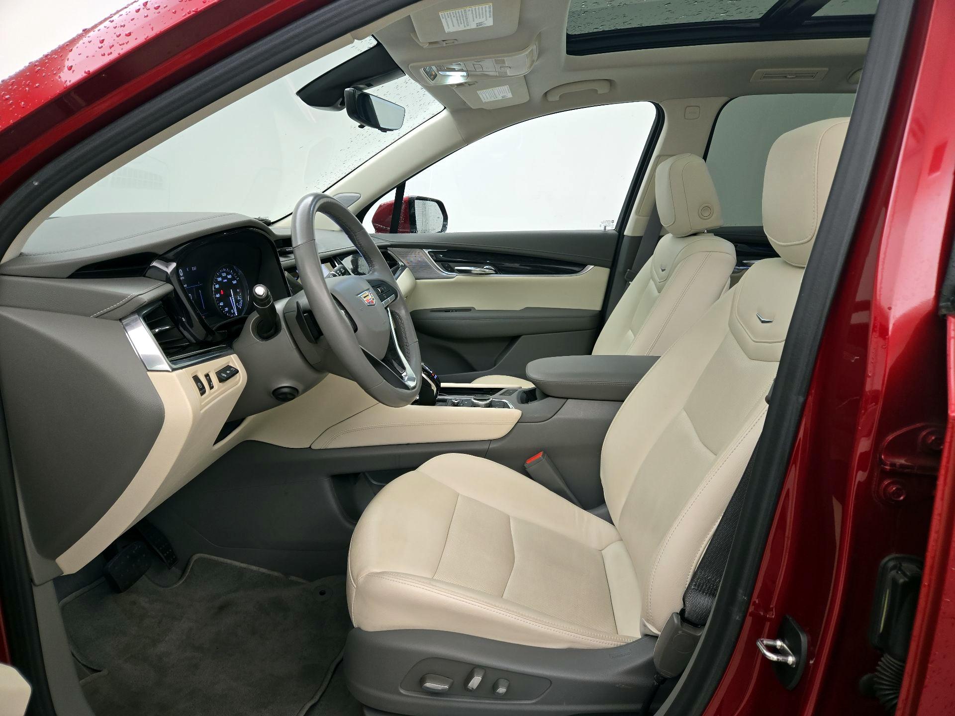 Thumbnail: 2023 Cadillac XT6 - 11