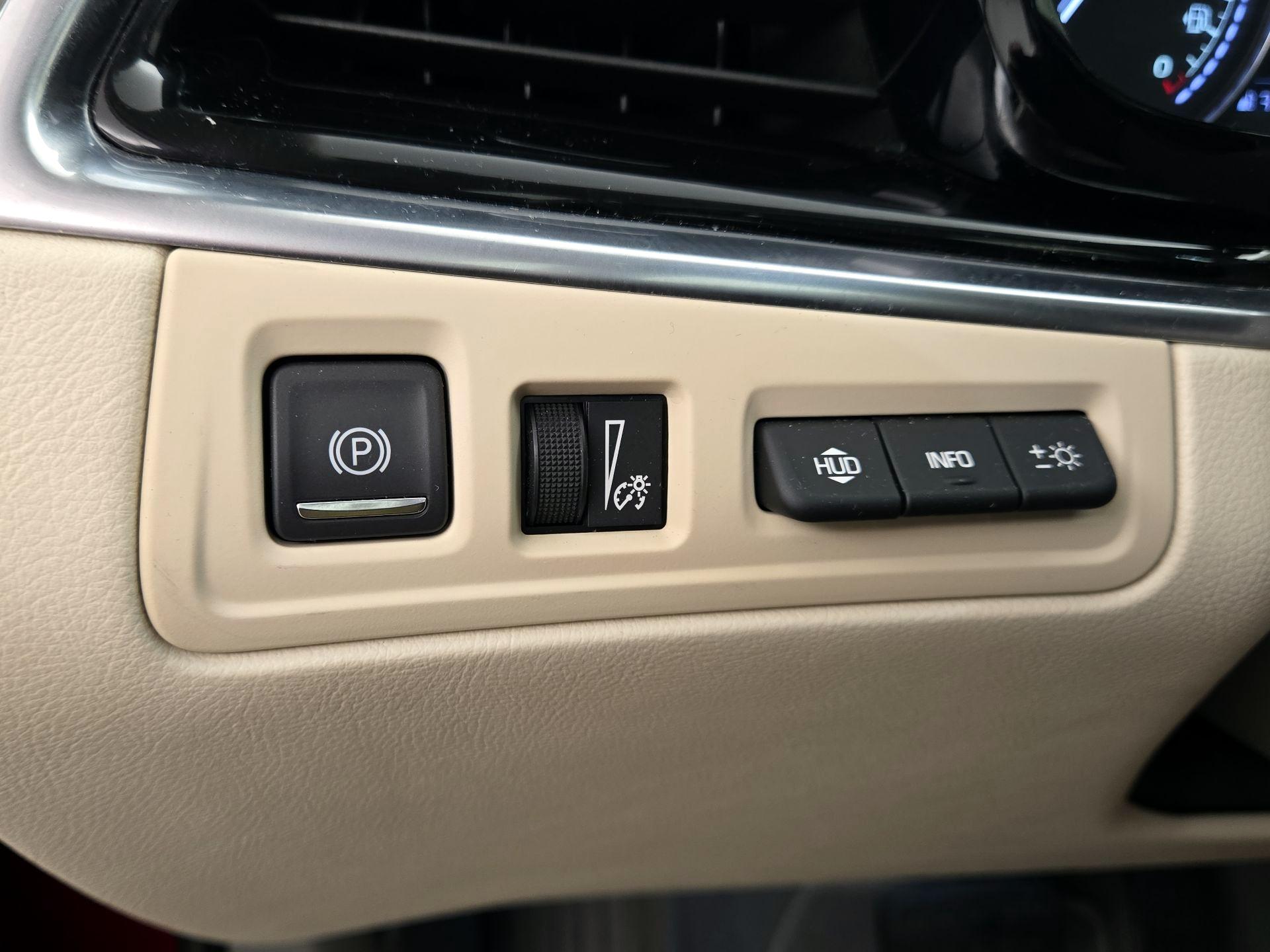 Thumbnail: 2023 Cadillac XT6 - 13