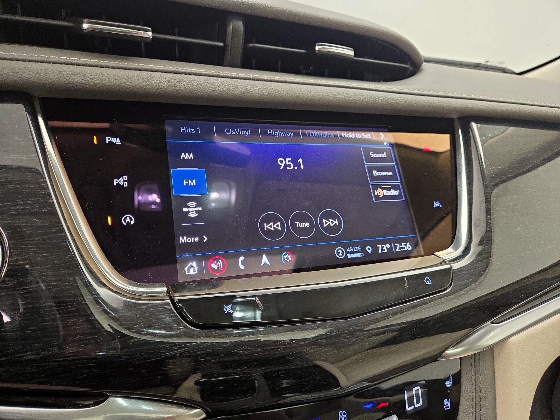Thumbnail: 2023 Cadillac XT6 - 16