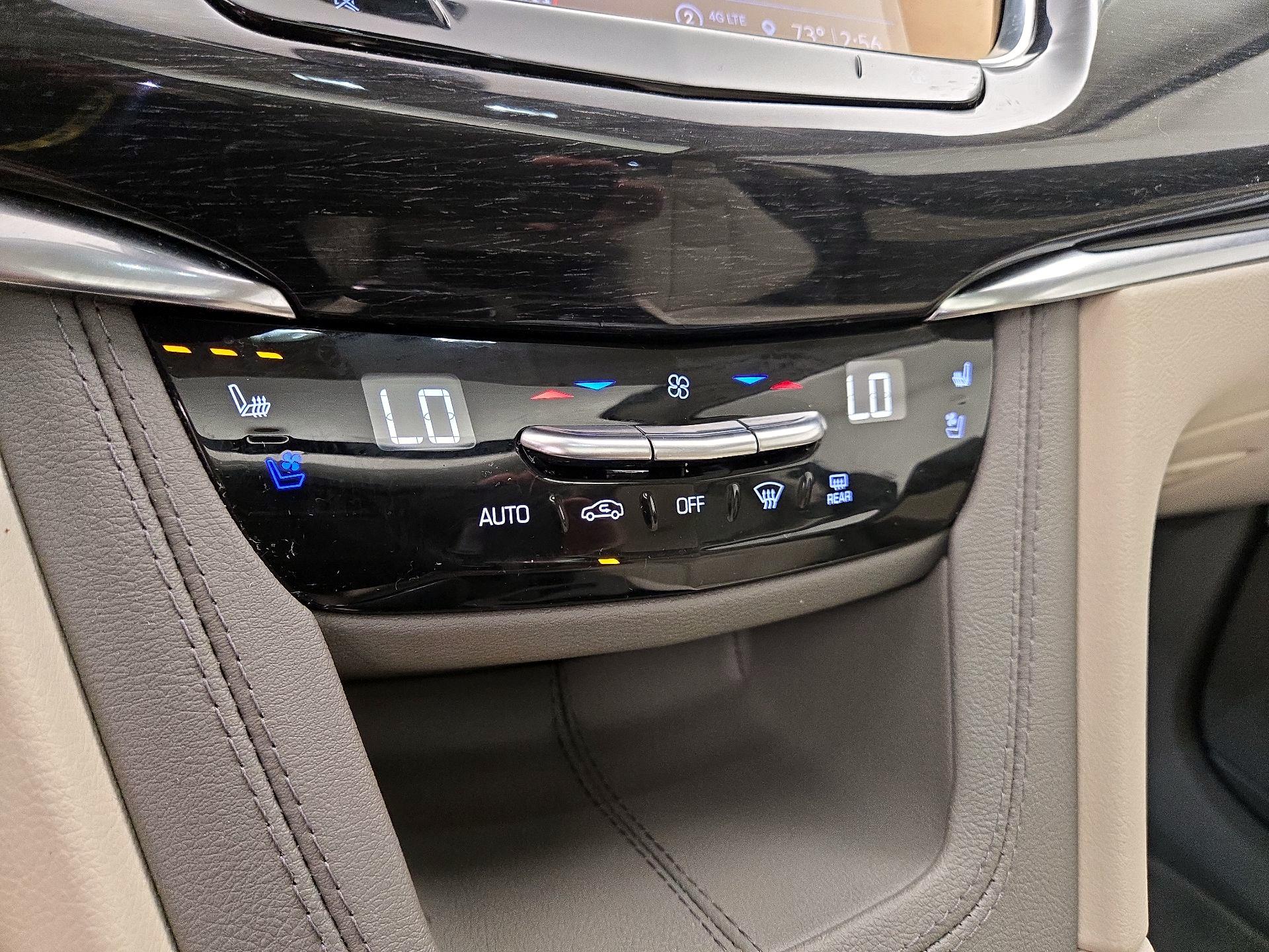 Thumbnail: 2023 Cadillac XT6 - 17