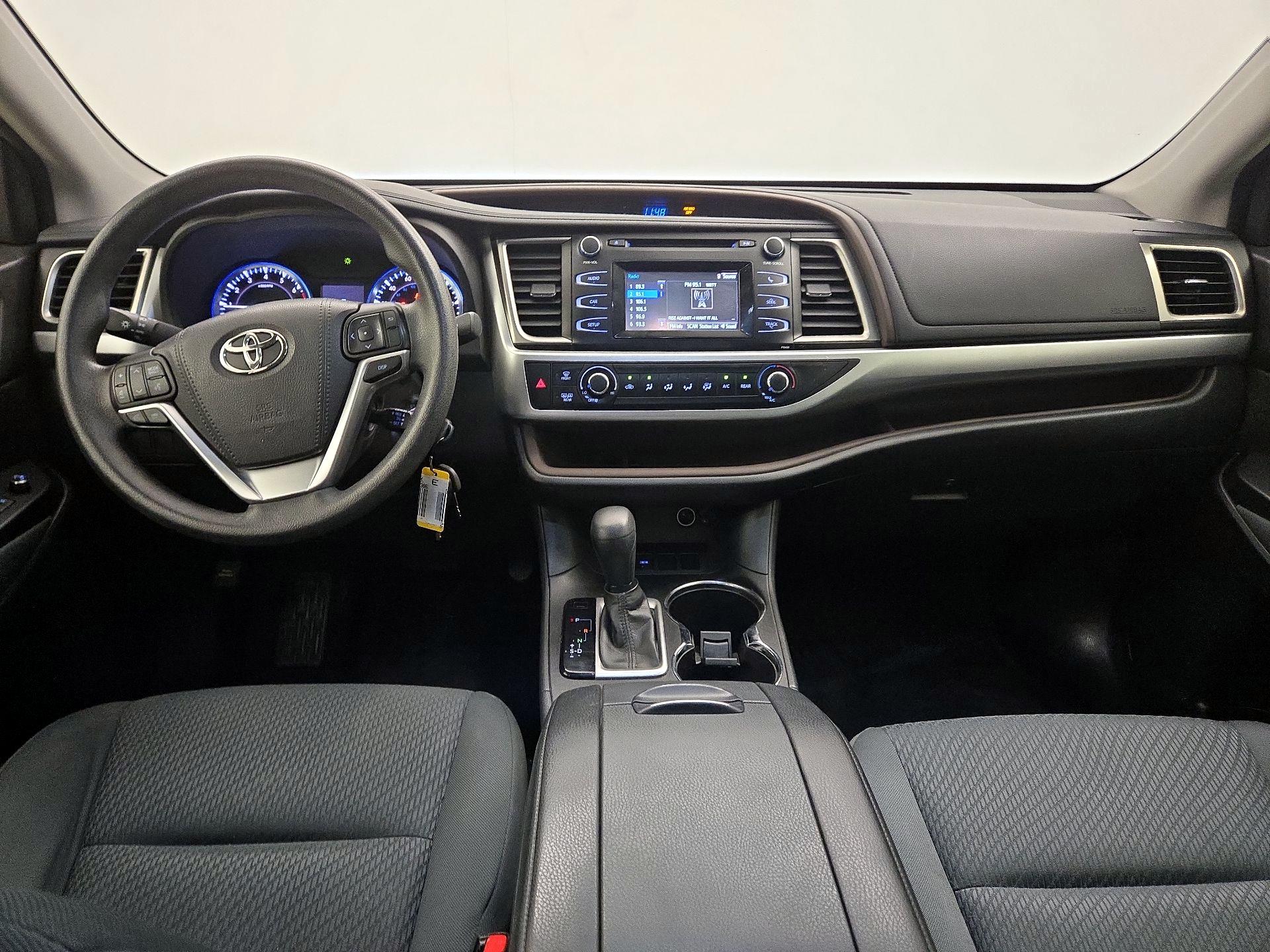 Thumbnail: 2015 Toyota Highlander - 9