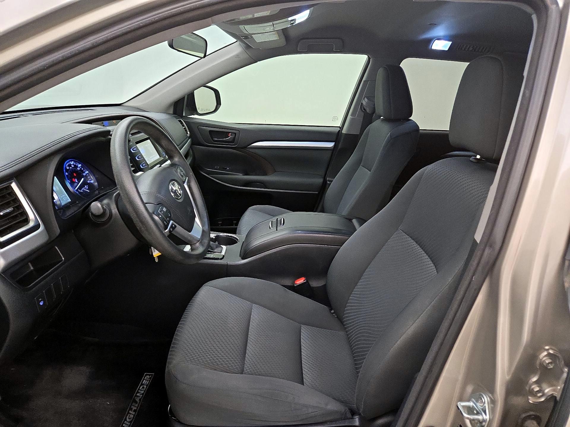 Thumbnail: 2015 Toyota Highlander - 11