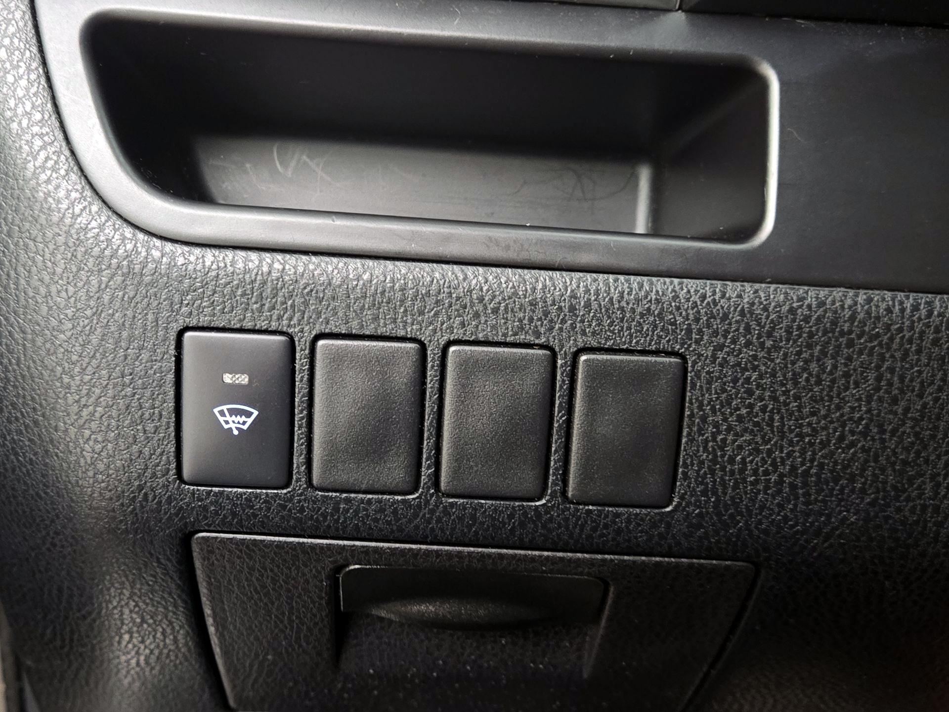 Thumbnail: 2015 Toyota Highlander - 13