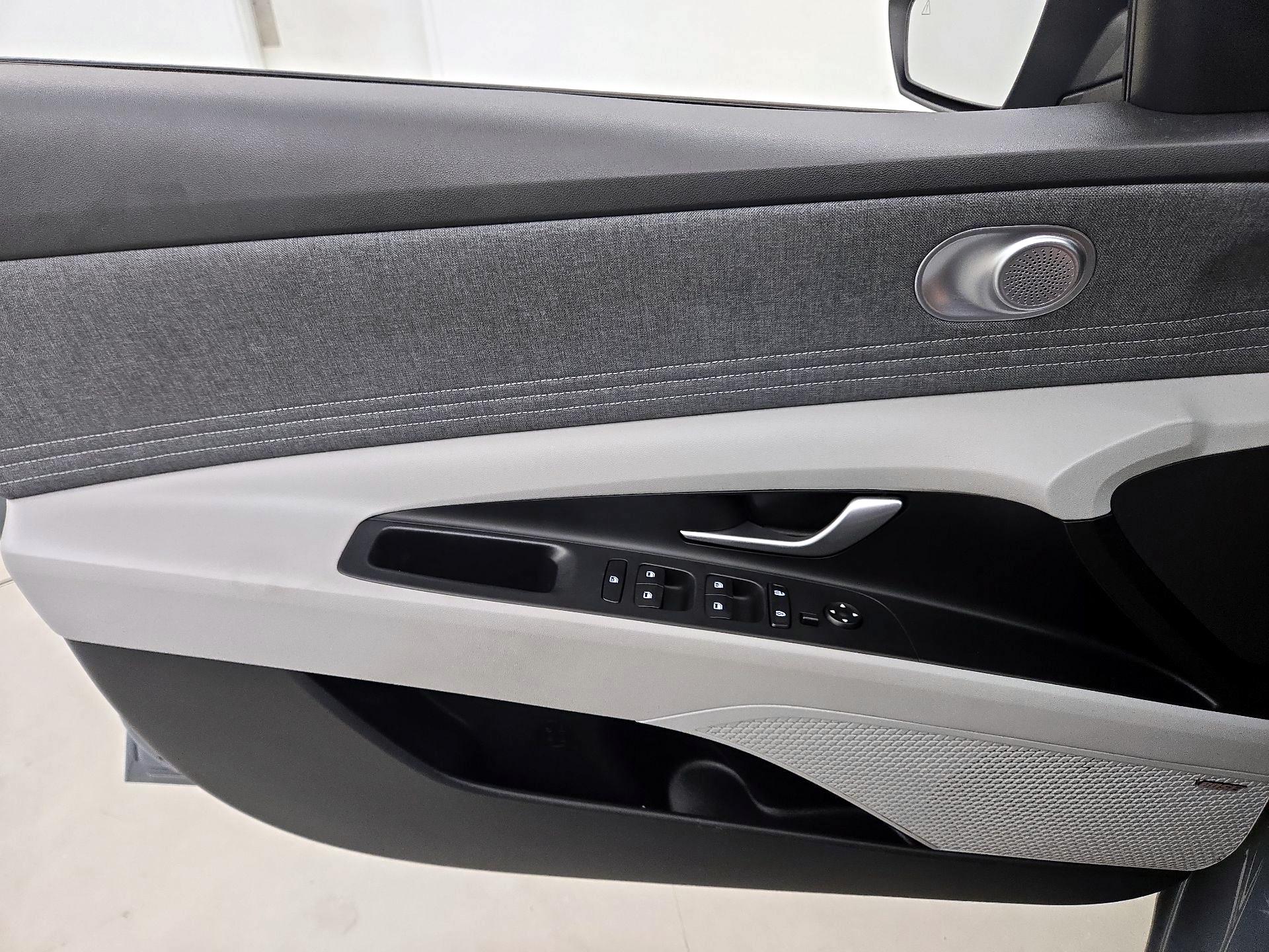 Thumbnail: 2023 Hyundai Elantra - 12