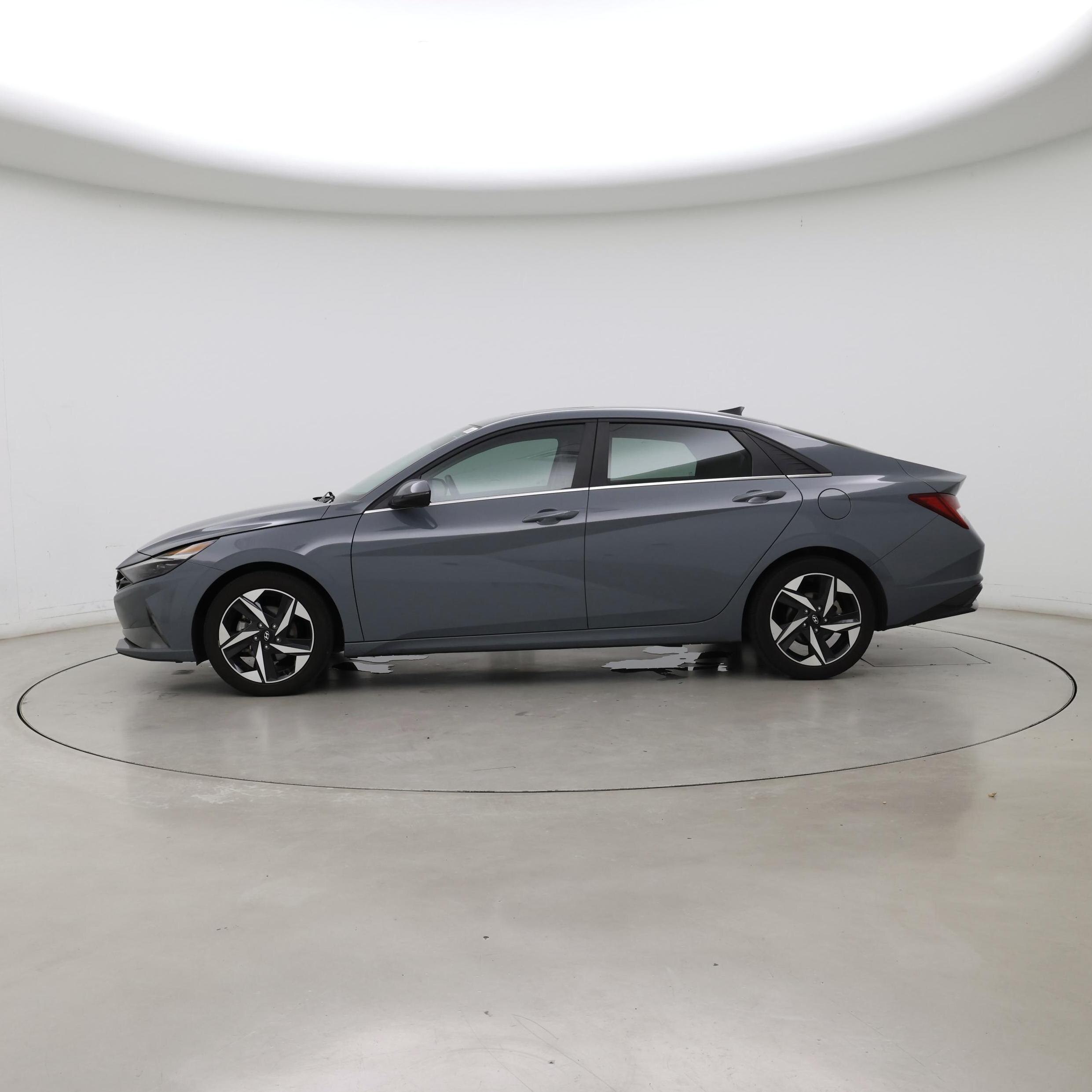 Thumbnail: 2023 Hyundai Elantra - 3