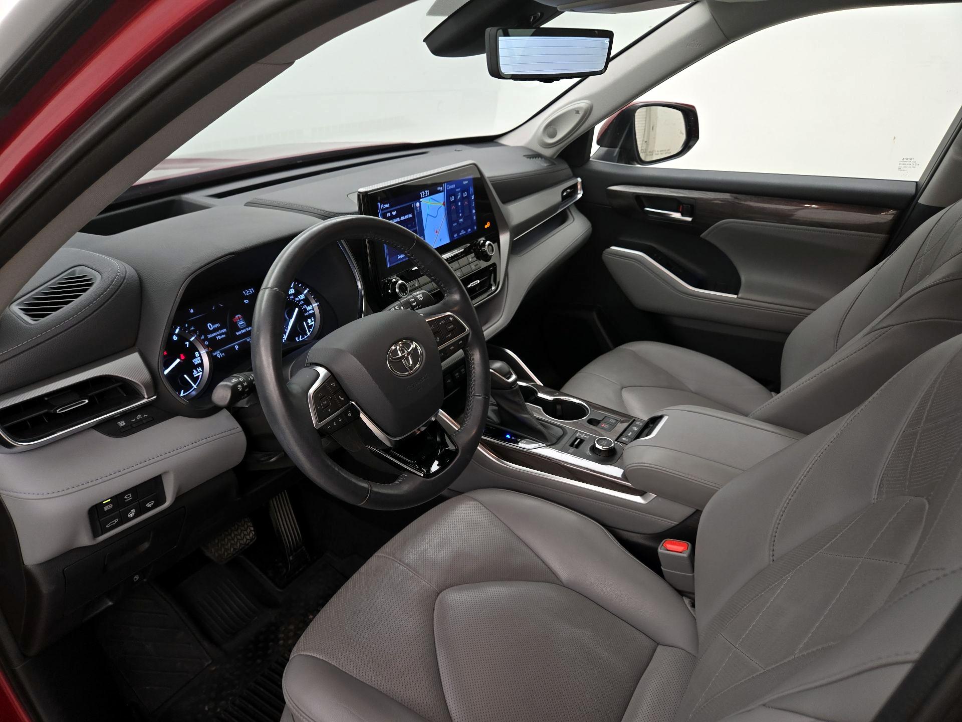 Thumbnail: 2021 Toyota Highlander - 11