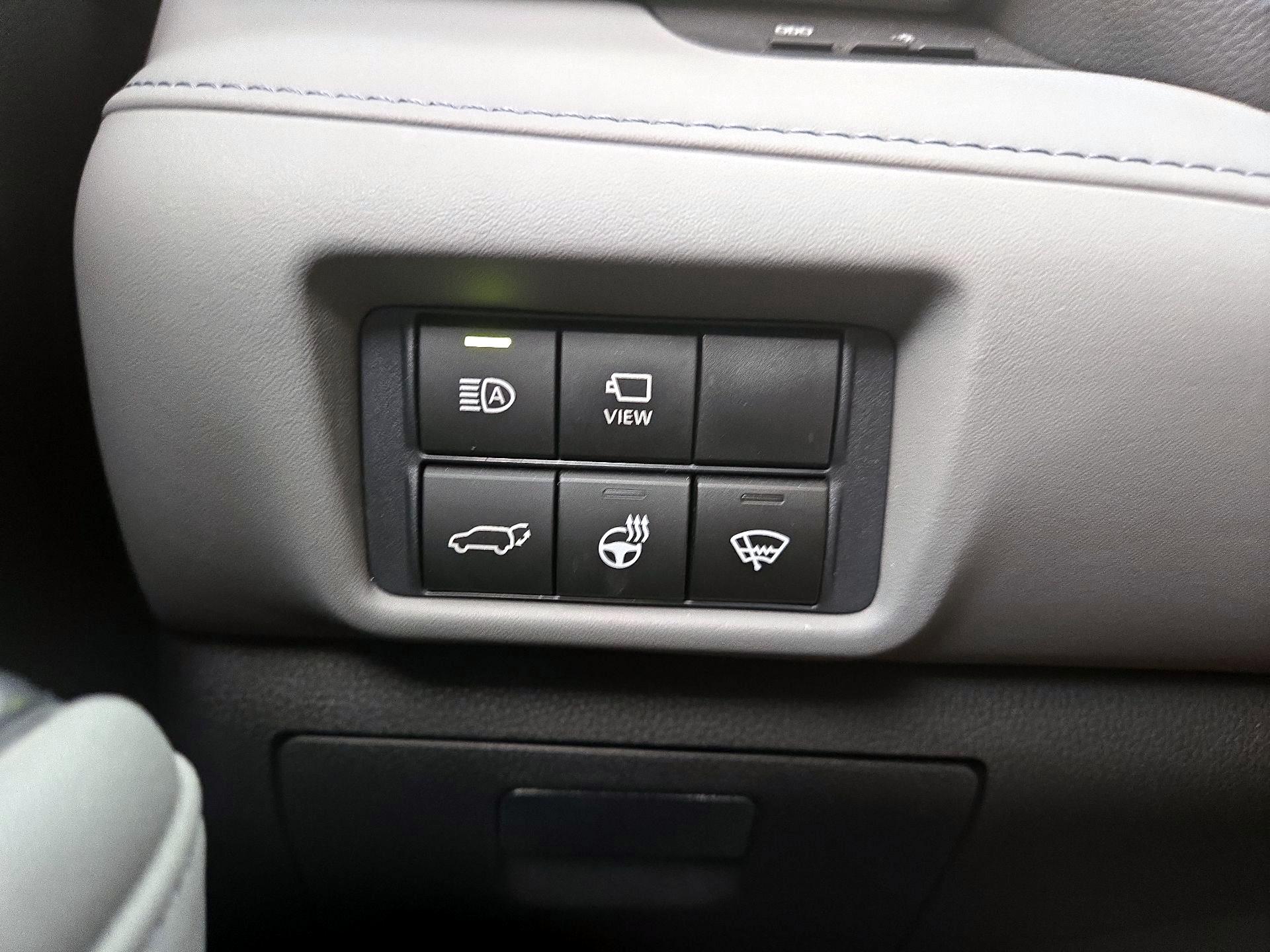 Thumbnail: 2021 Toyota Highlander - 13