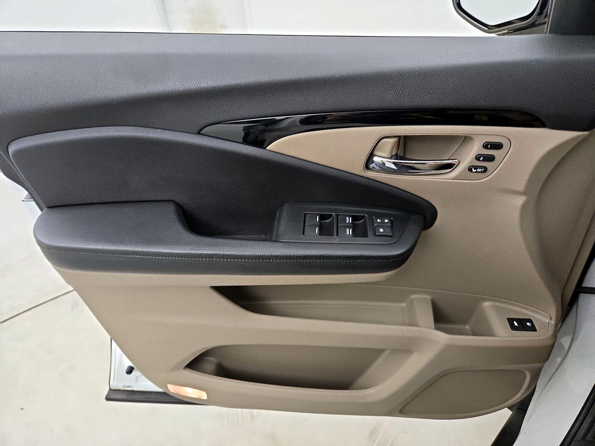 Thumbnail: 2021 Honda Pilot - 12