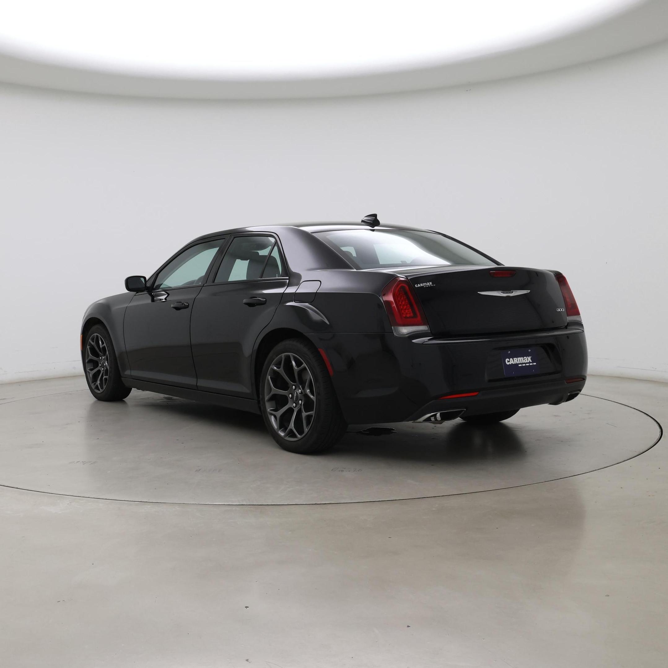 Thumbnail: 2018 Chrysler 300 - 2