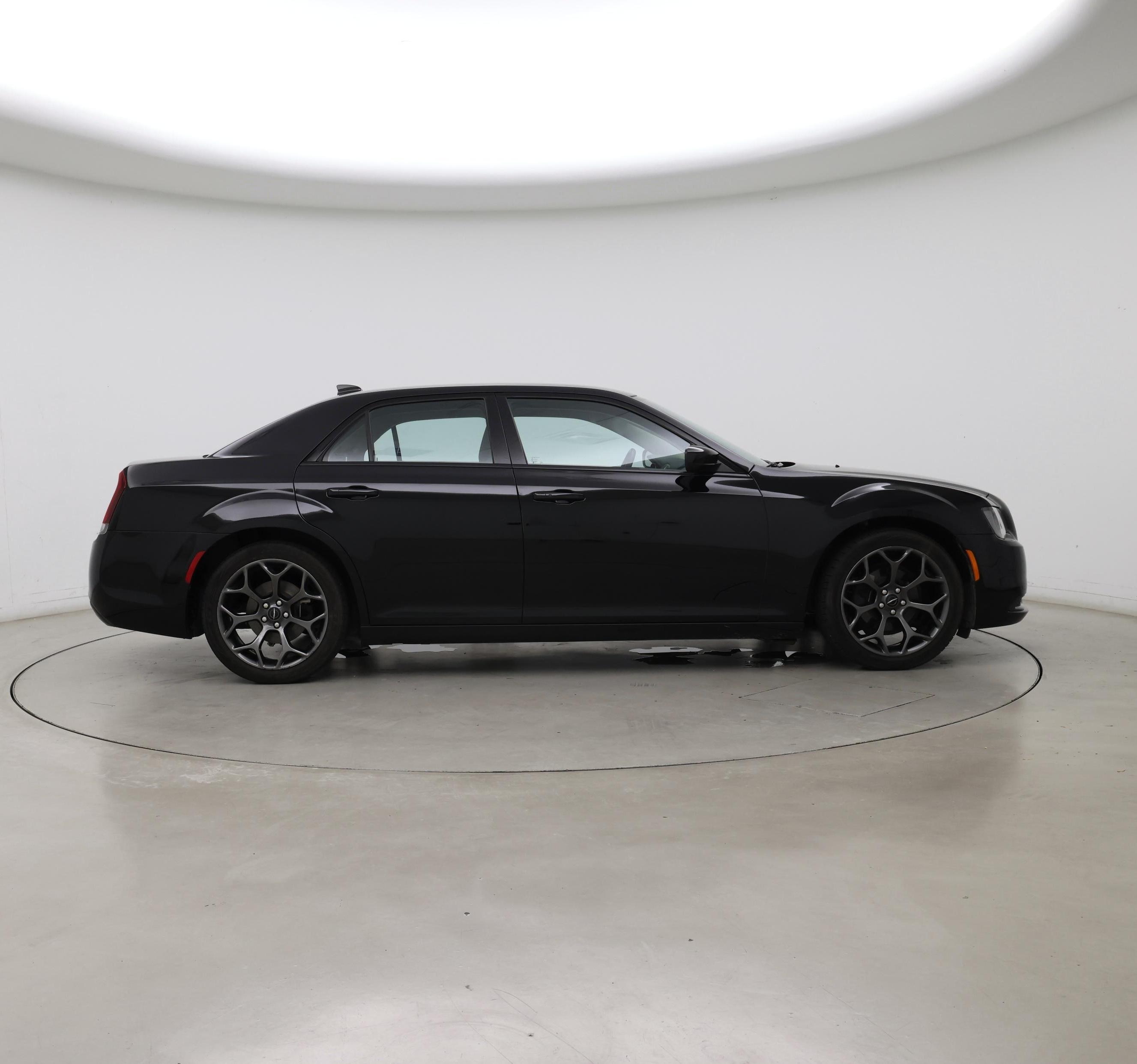 Thumbnail: 2018 Chrysler 300 - 7