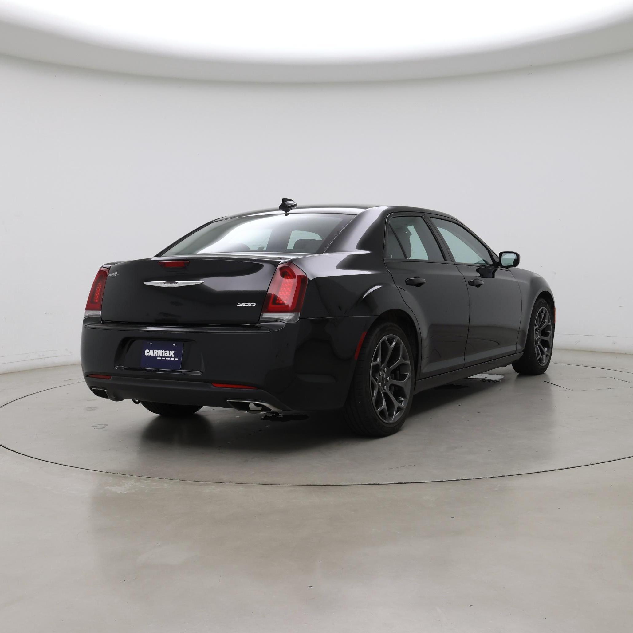Thumbnail: 2018 Chrysler 300 - 8