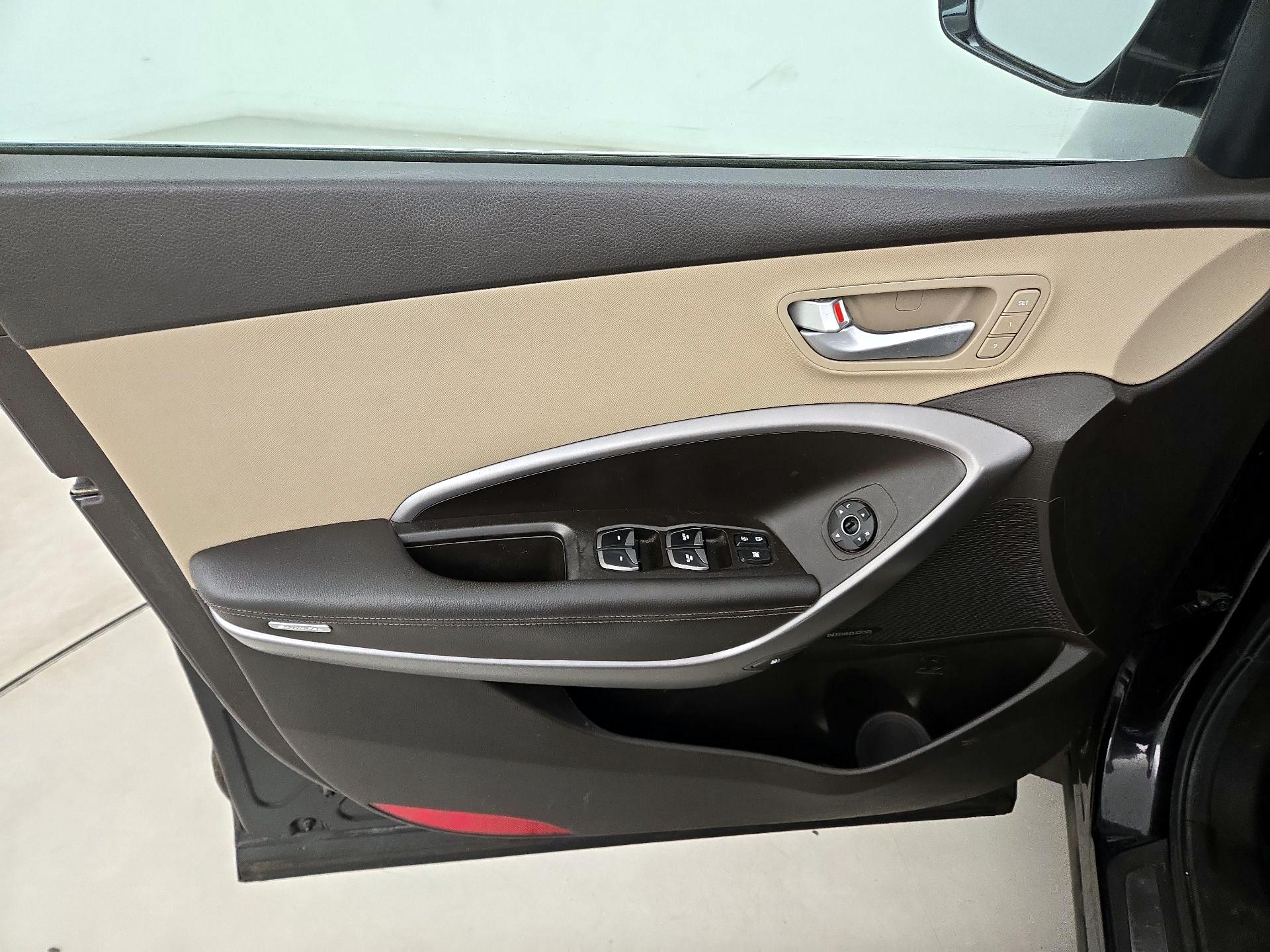 Thumbnail: 2016 Hyundai Santa Fe - 12