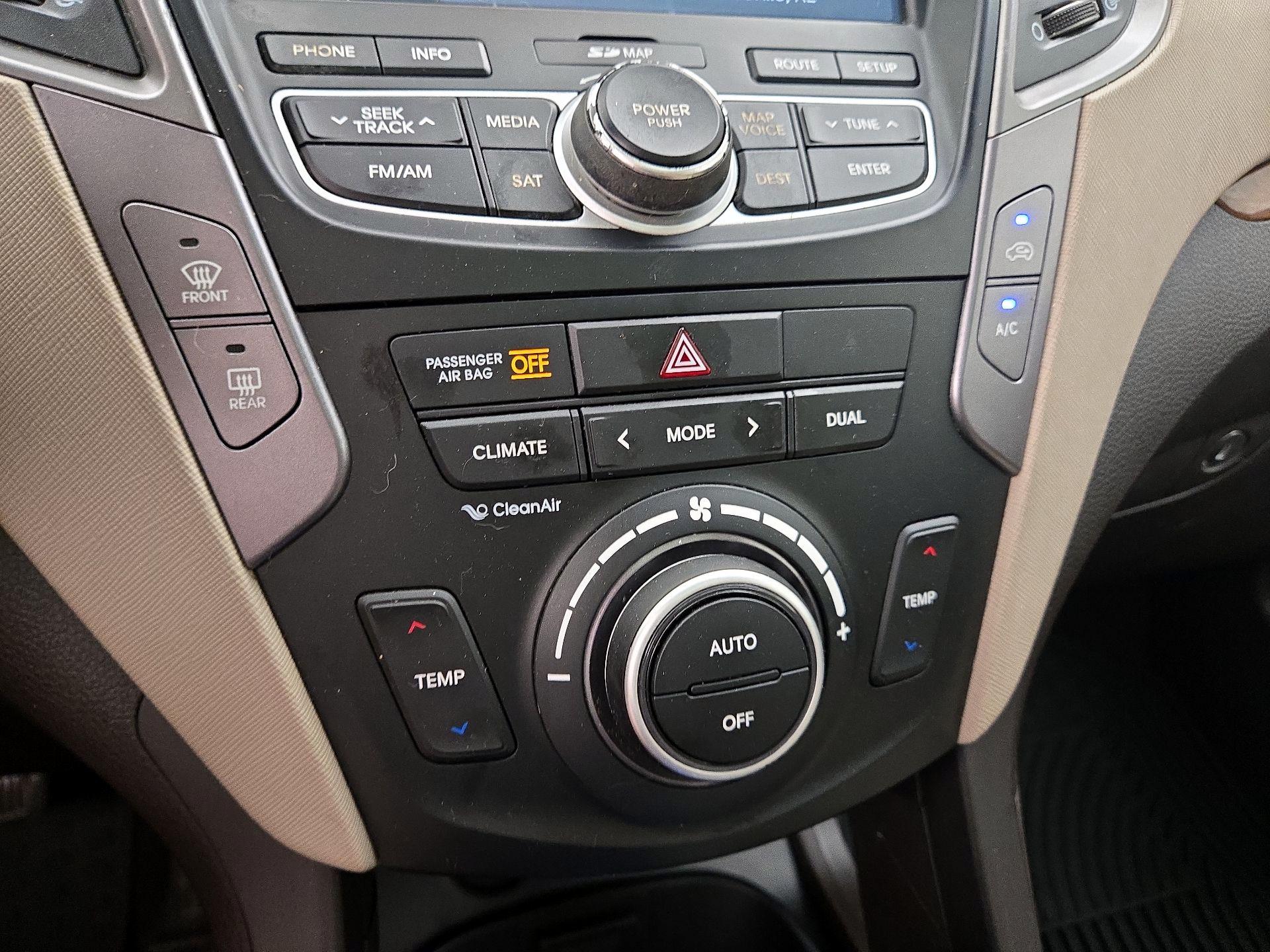 Thumbnail: 2016 Hyundai Santa Fe - 17