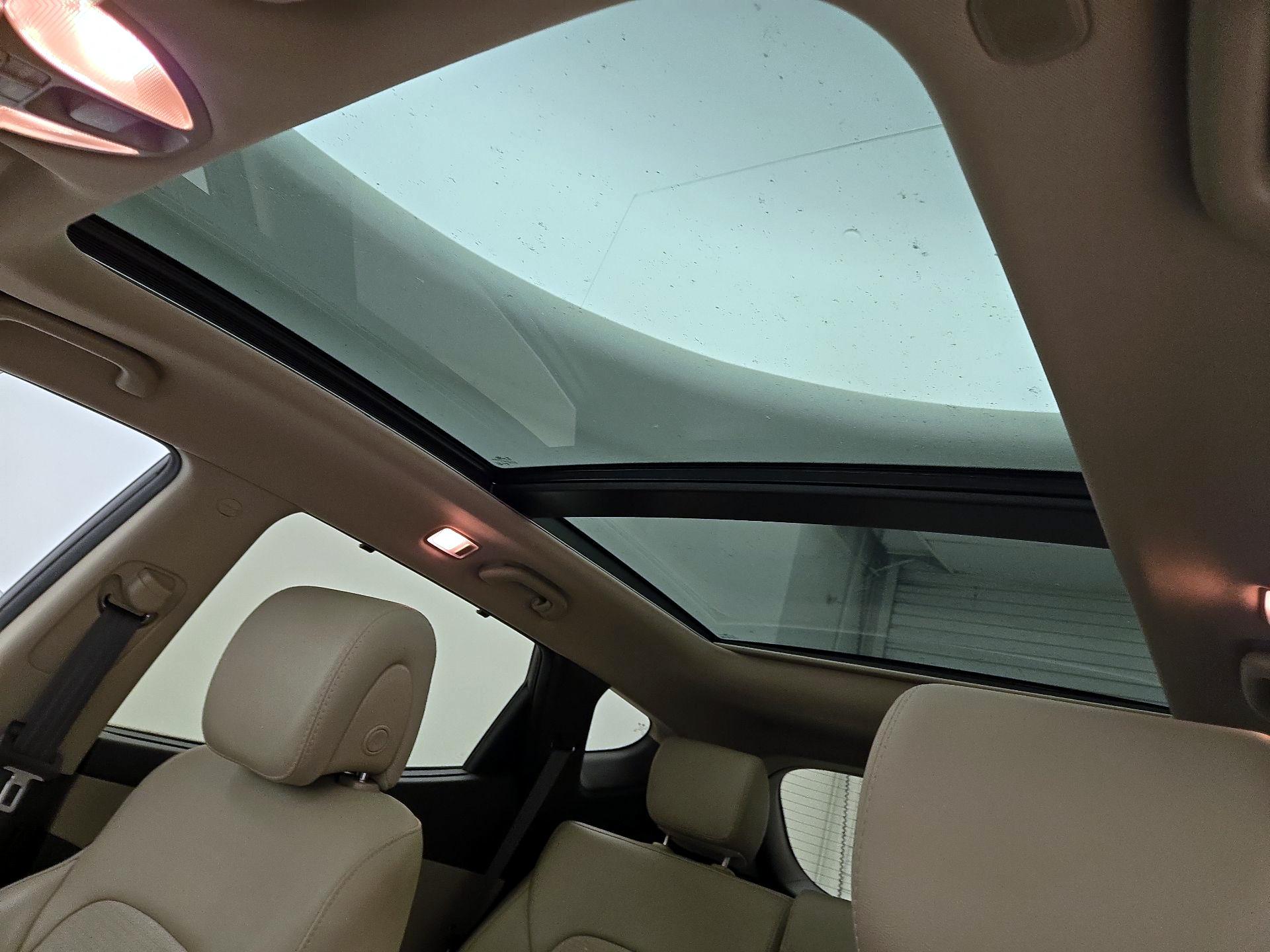 Thumbnail: 2016 Hyundai Santa Fe - 20