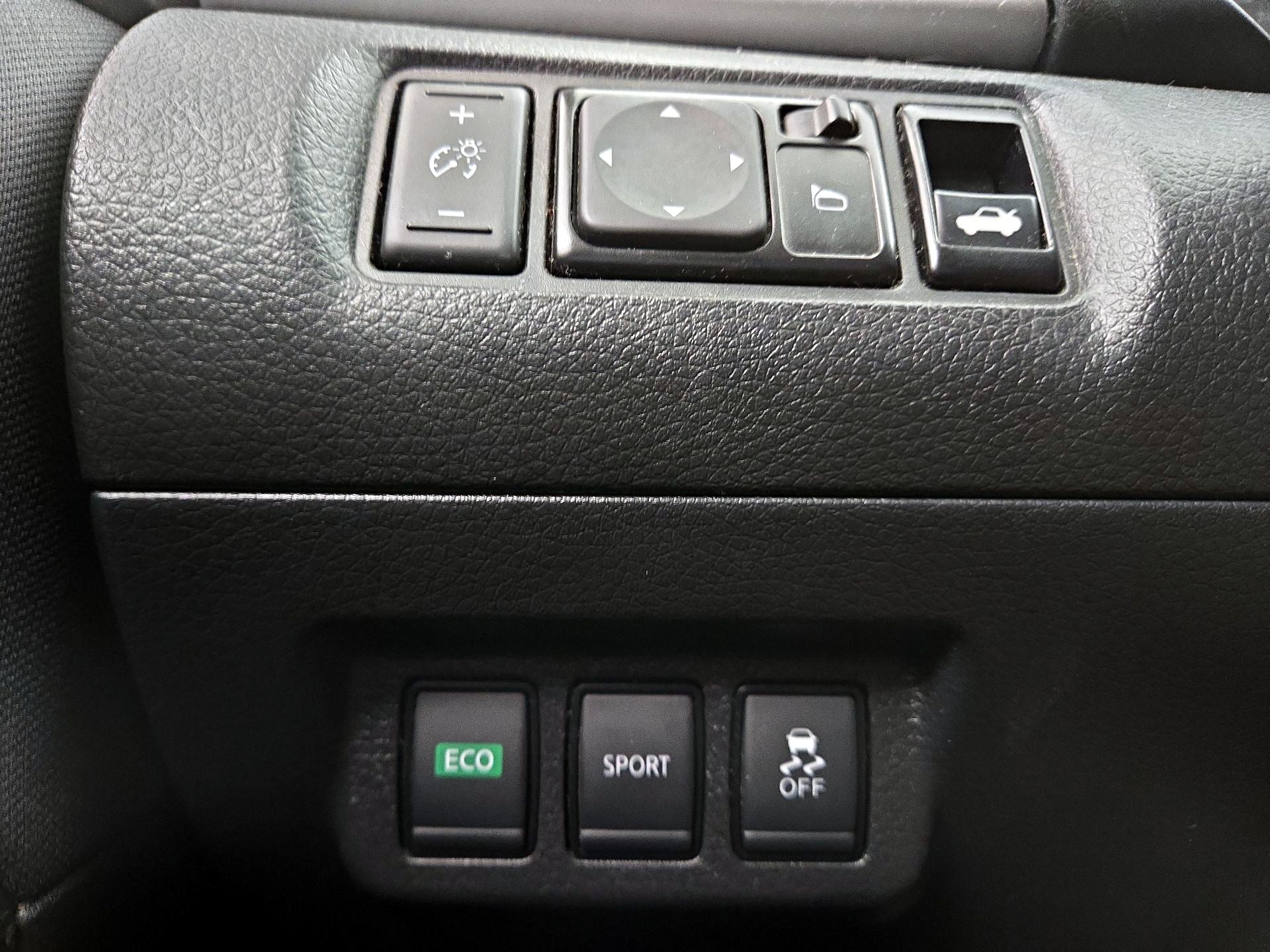 Thumbnail: 2018 Nissan Sentra - 13