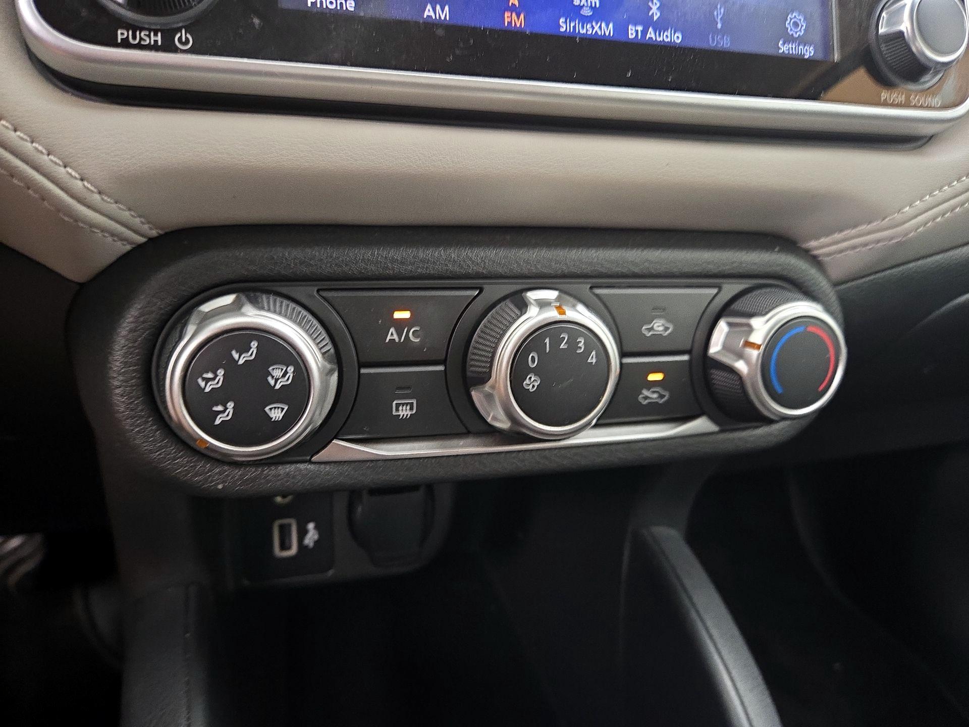 Thumbnail: 2020 Nissan Versa - 15