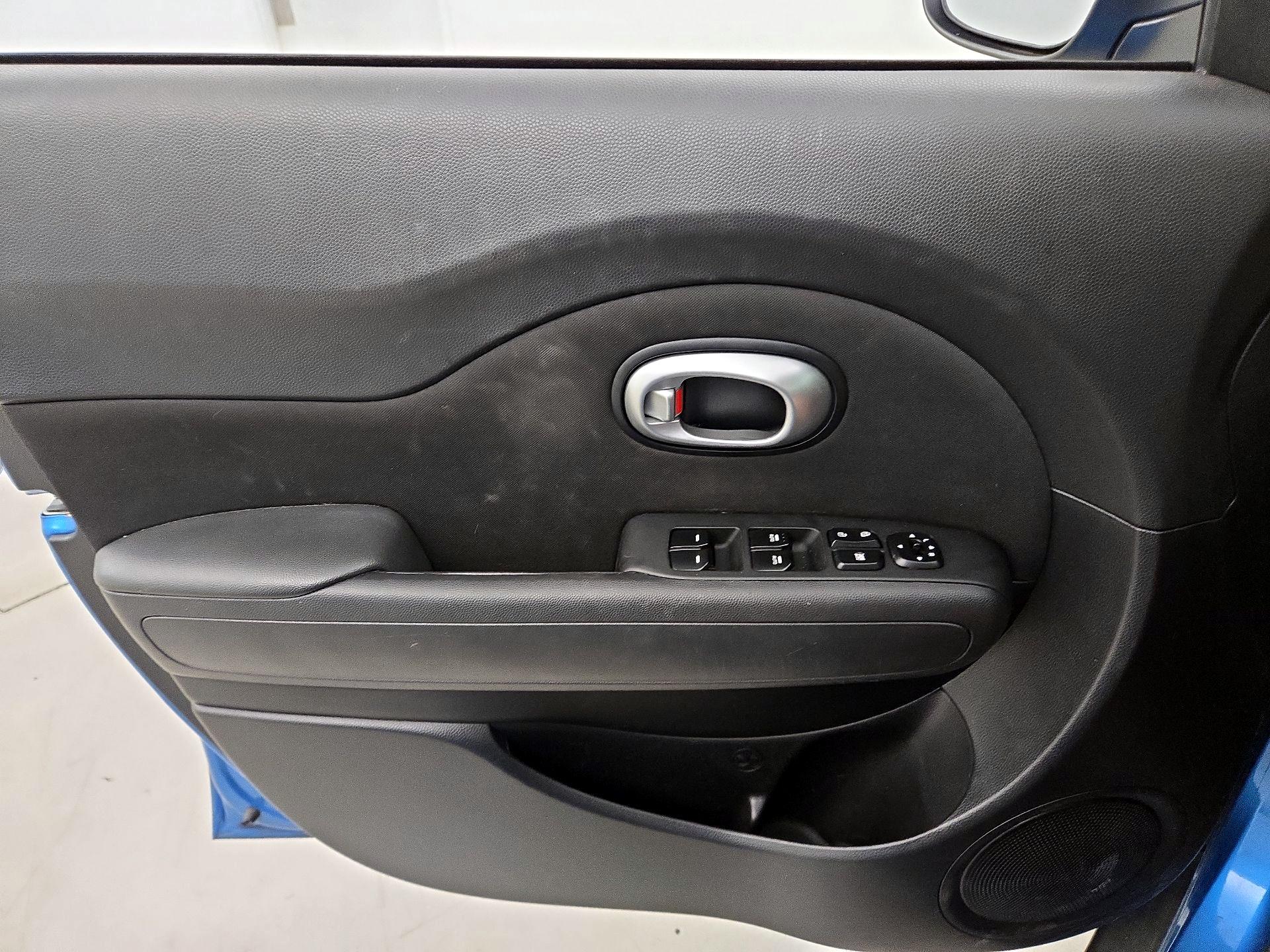 Thumbnail: 2016 Kia Soul - 12