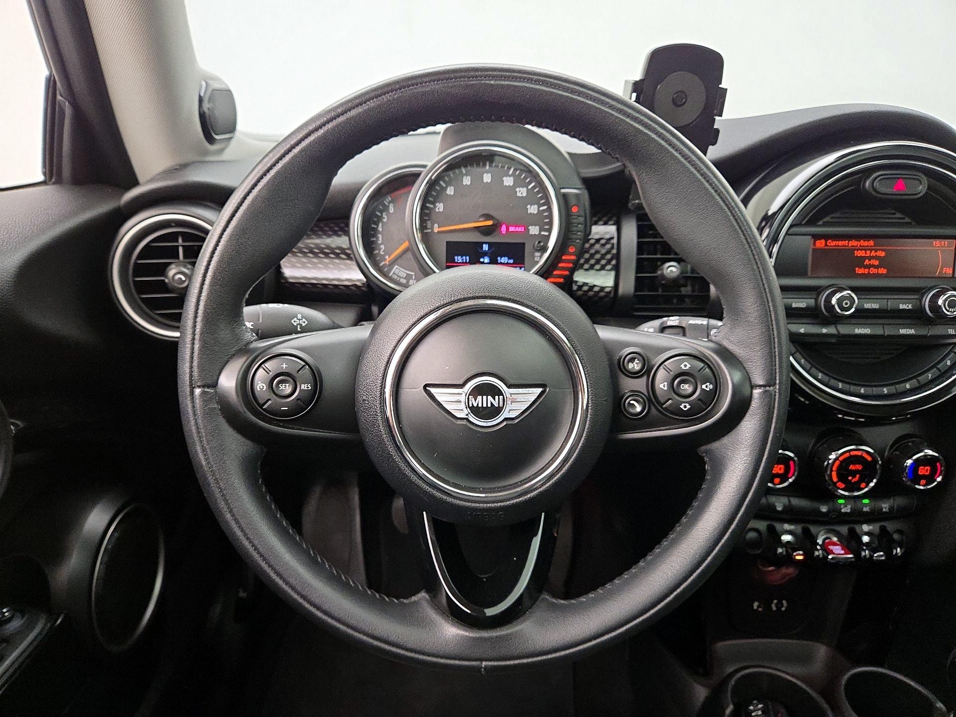 Thumbnail: 2015 MINI Cooper Hardtop - 10