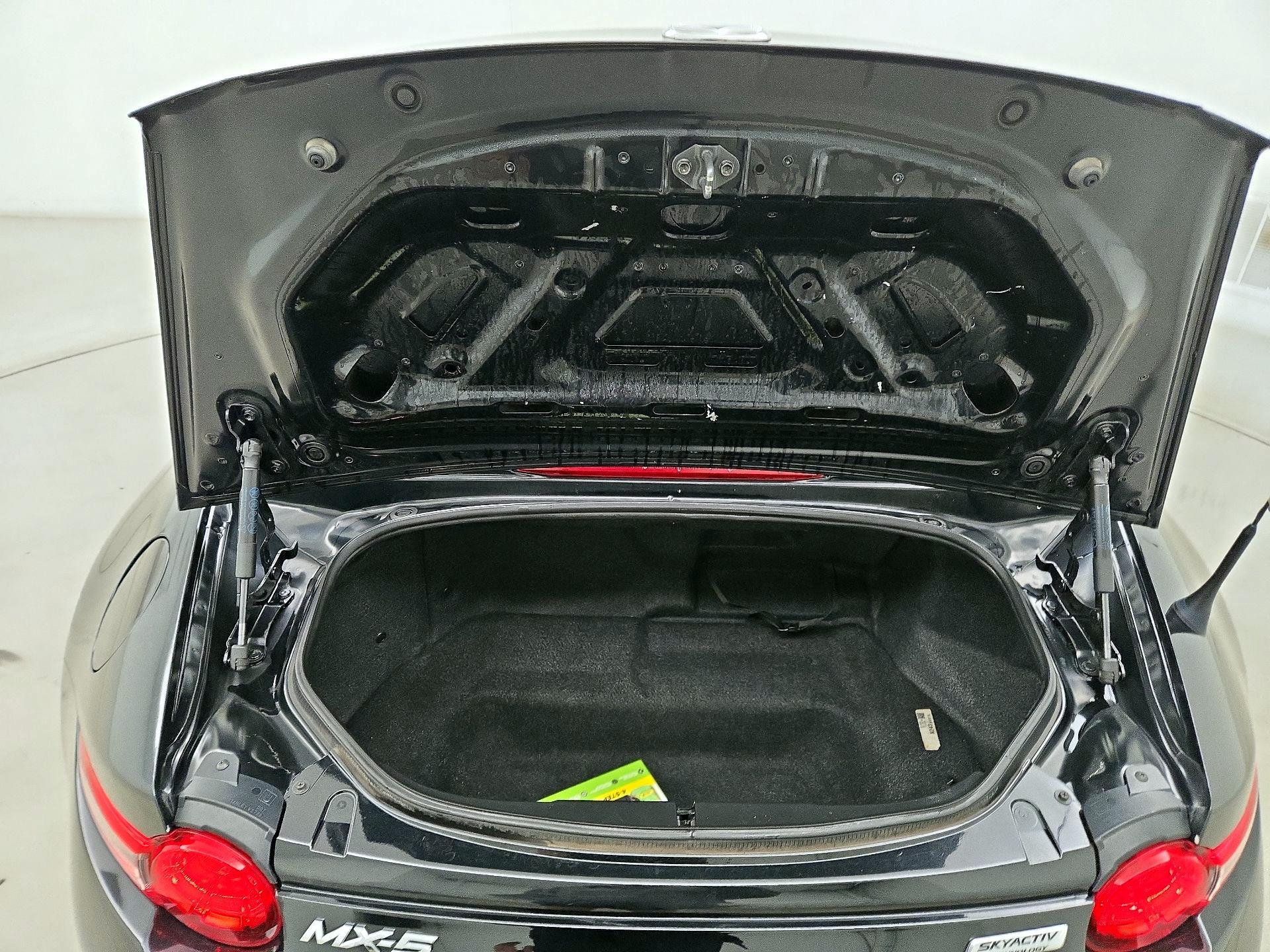 Thumbnail: 2017 Mazda MX-5 Miata - 18