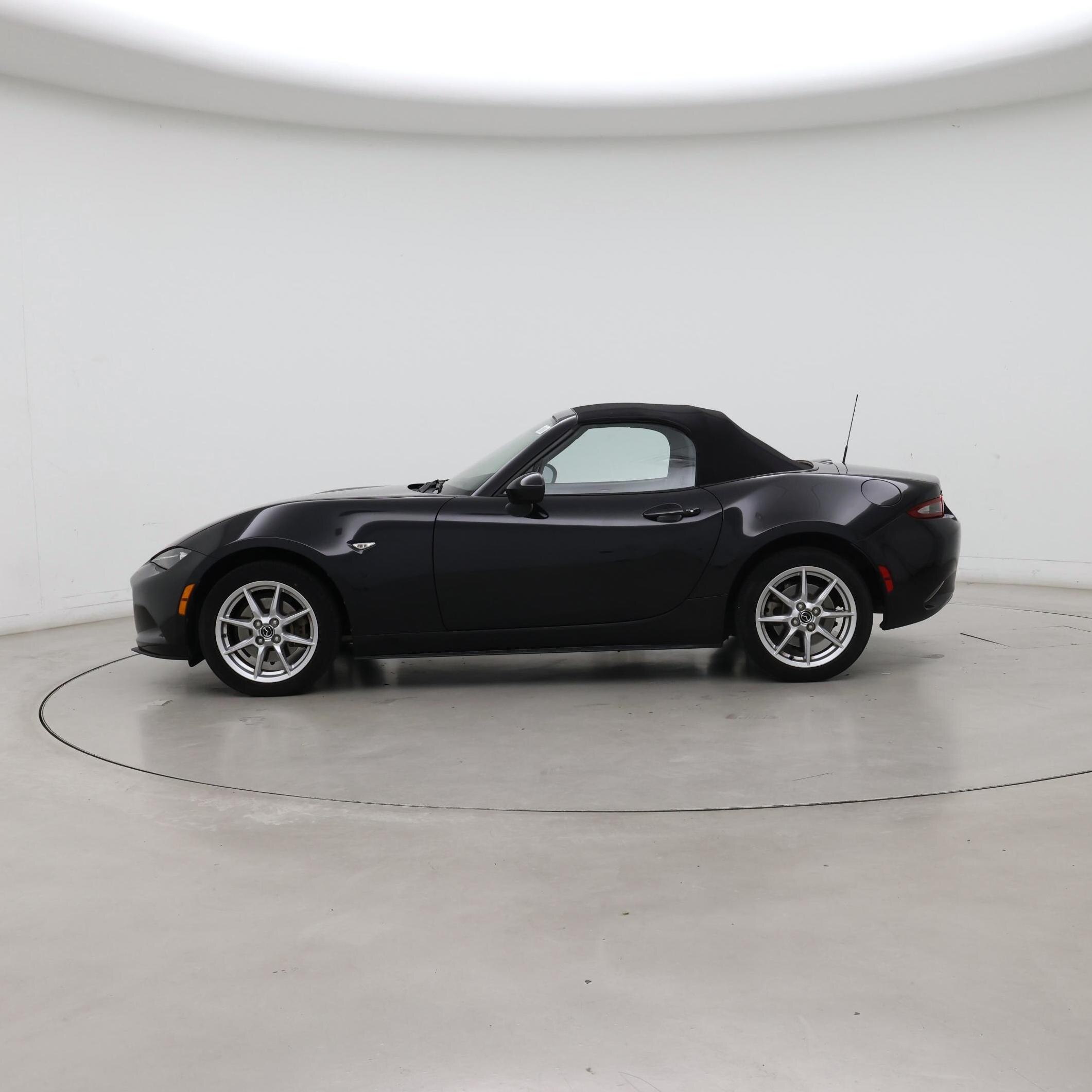 Thumbnail: 2017 Mazda MX-5 Miata - 3