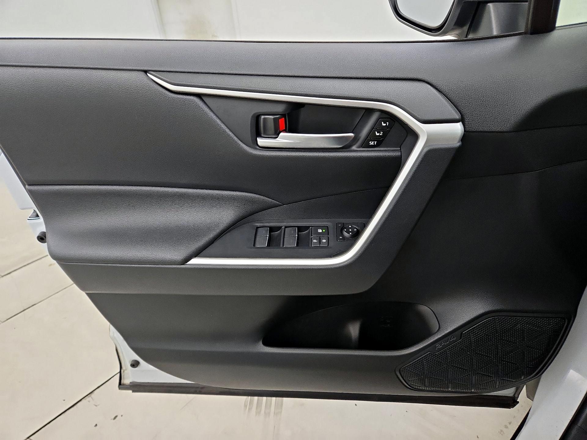 Thumbnail: 2023 Toyota RAV4 - 12