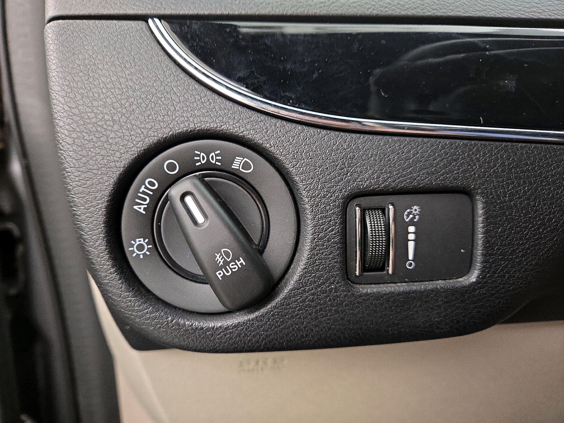 Thumbnail: 2019 Dodge Grand Caravan - 13