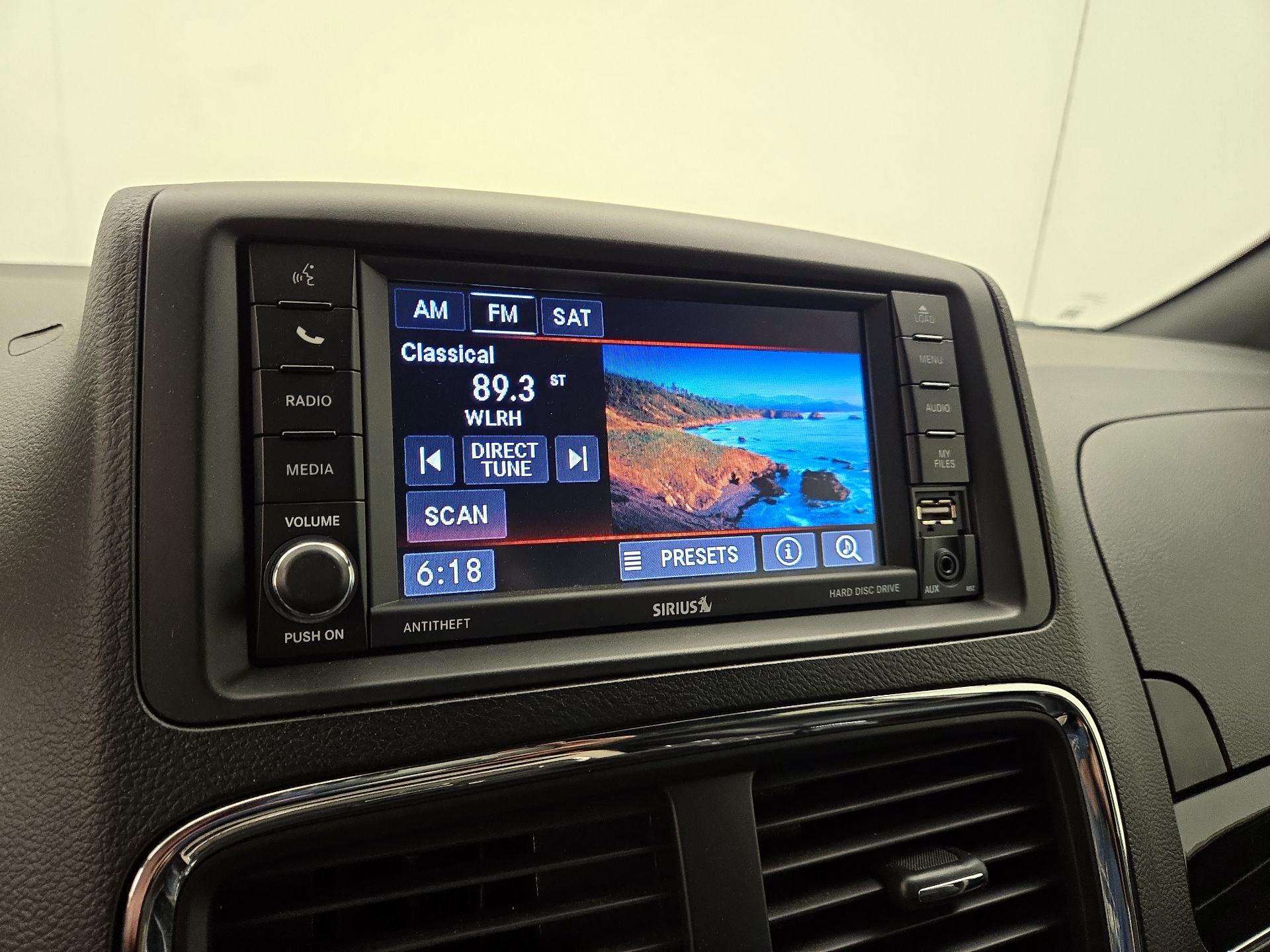 Thumbnail: 2019 Dodge Grand Caravan - 15