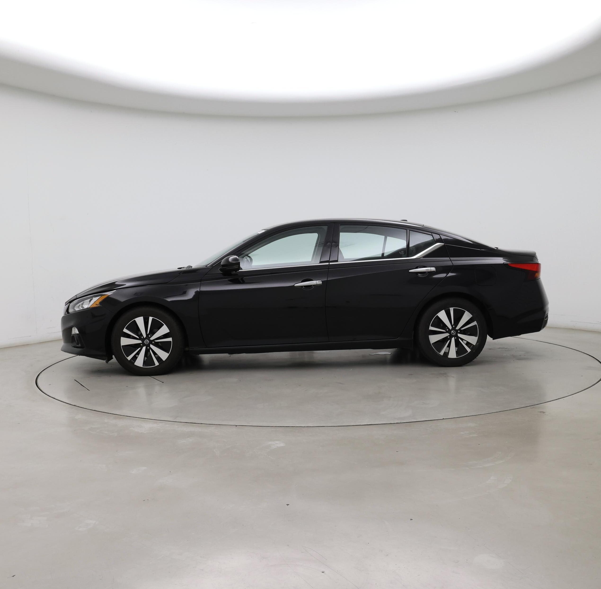Thumbnail: 2019 Nissan Altima - 3