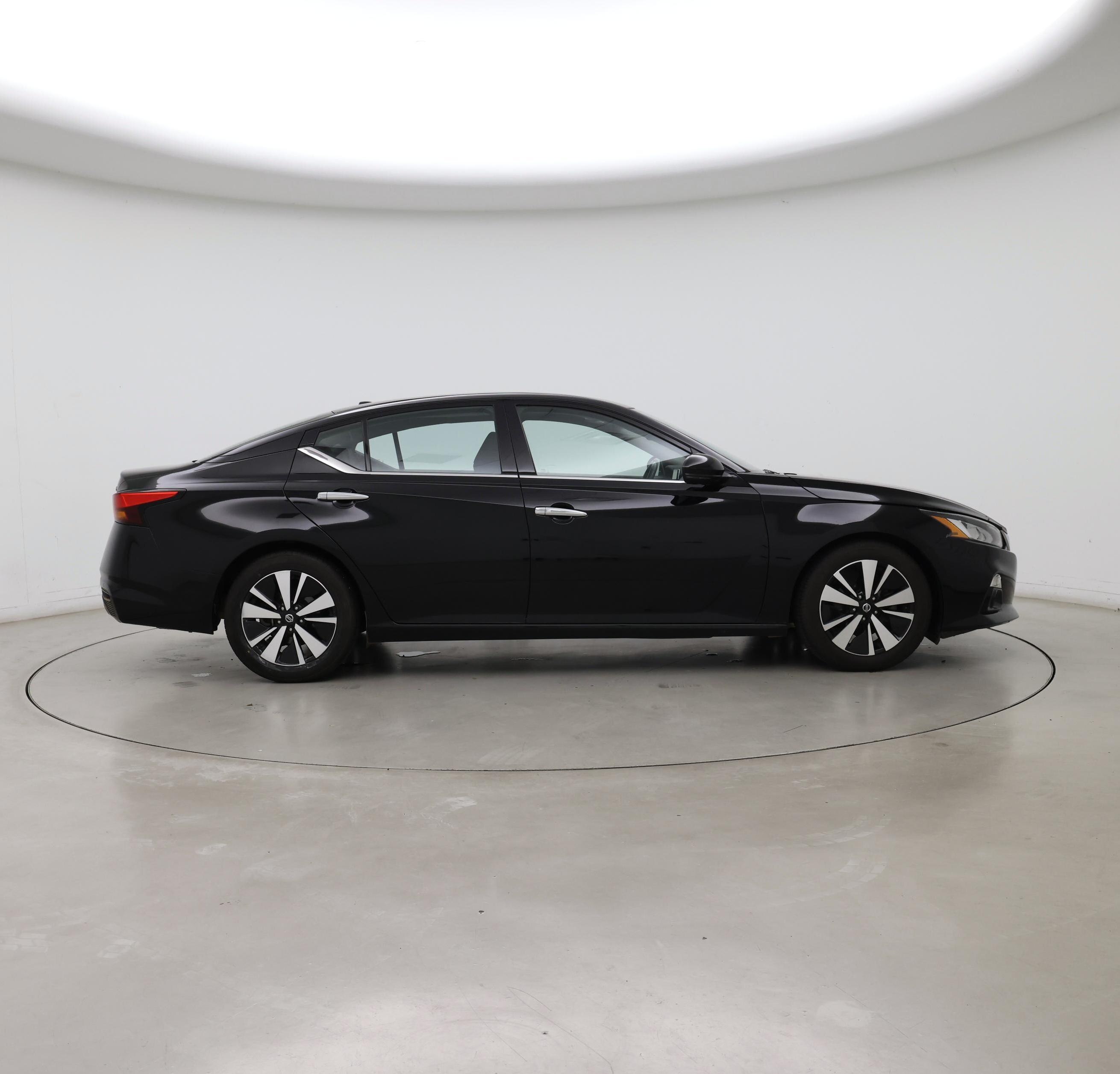Thumbnail: 2019 Nissan Altima - 7