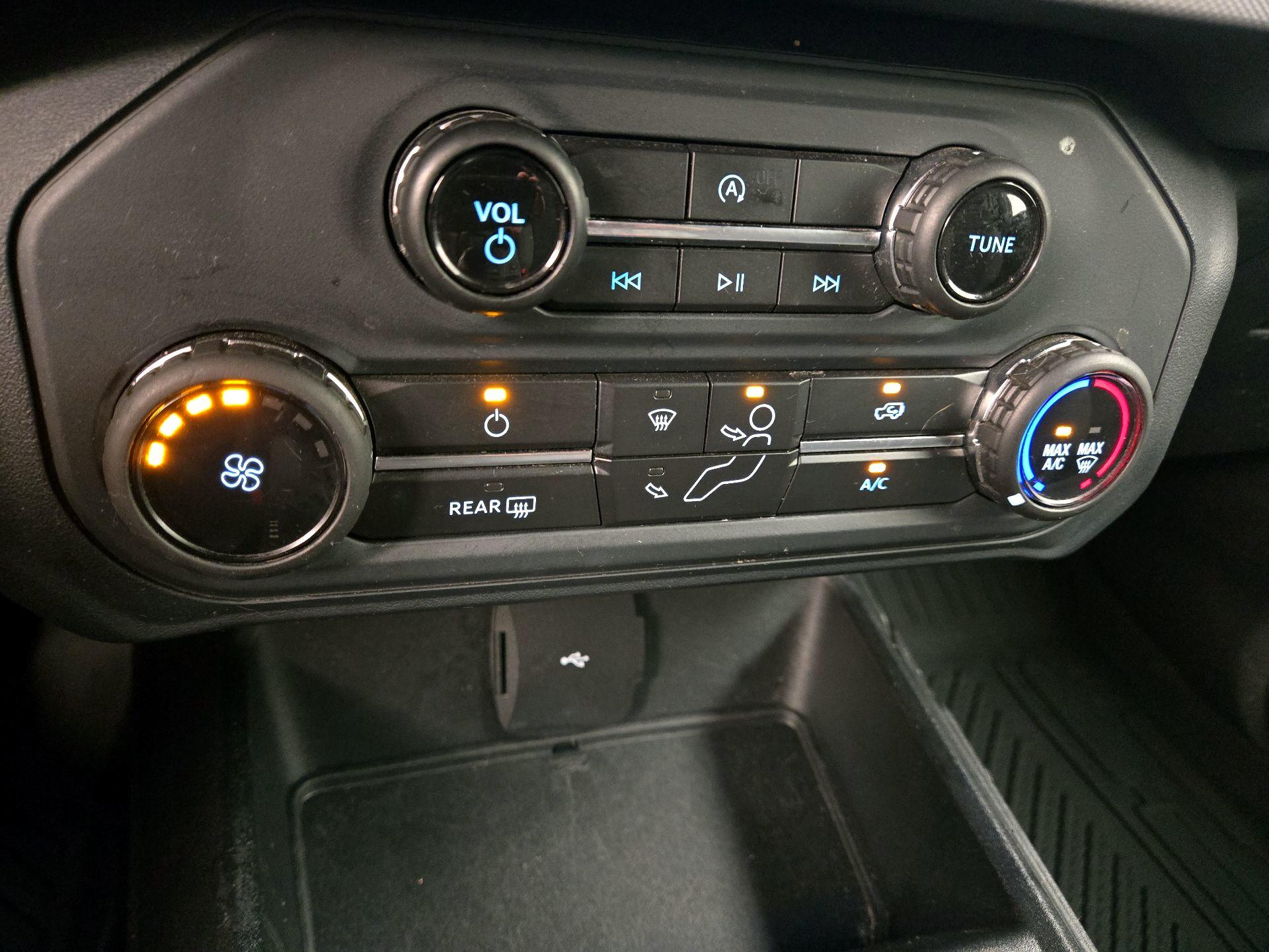 Thumbnail: 2022 Ford Bronco - 16