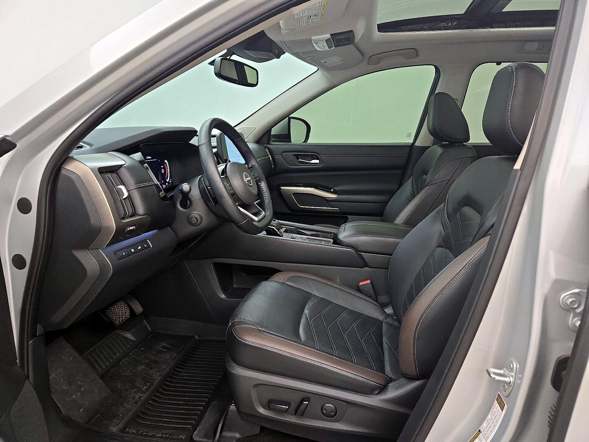 Thumbnail: 2022 Nissan Pathfinder - 11