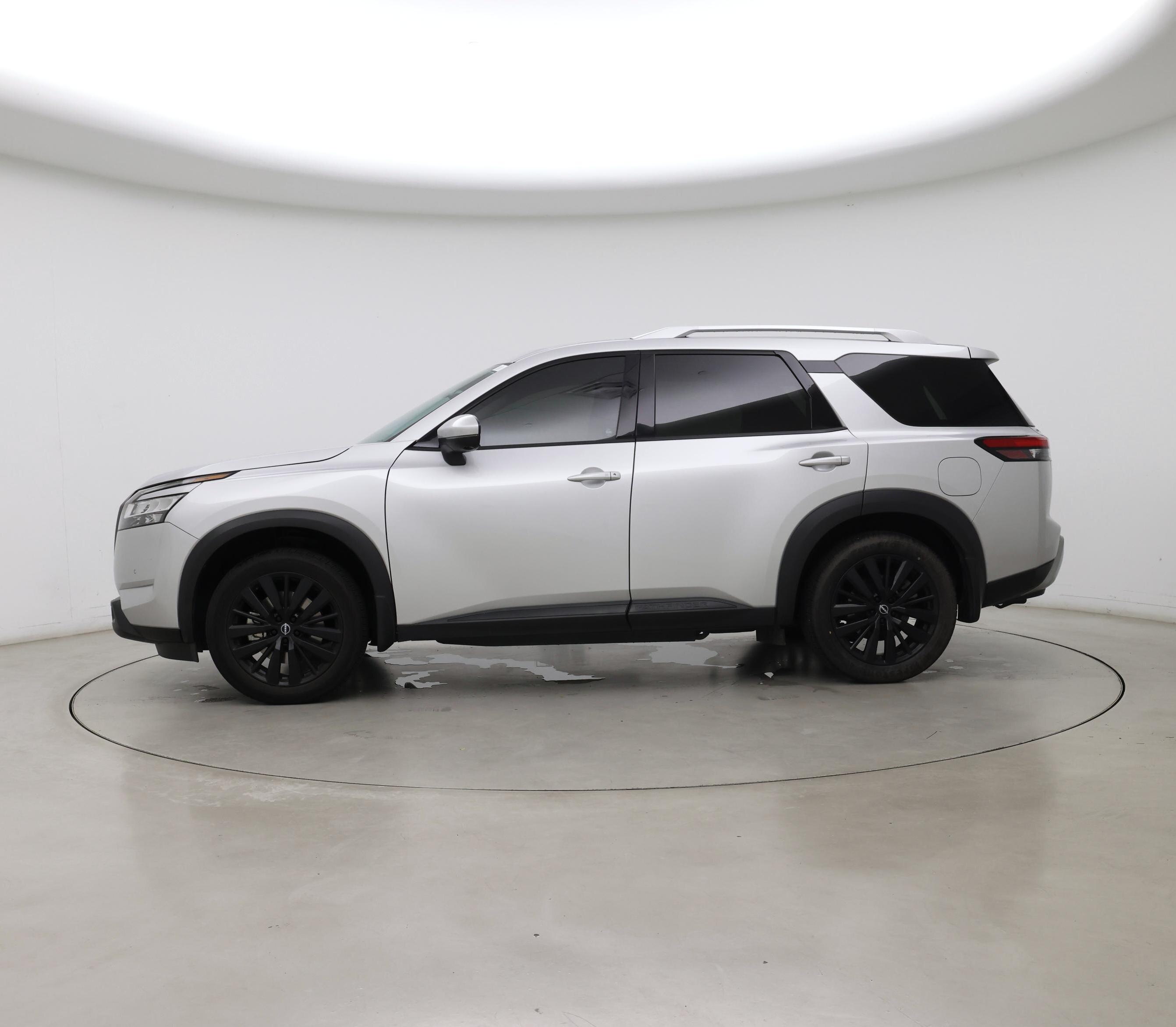 Thumbnail: 2022 Nissan Pathfinder - 3