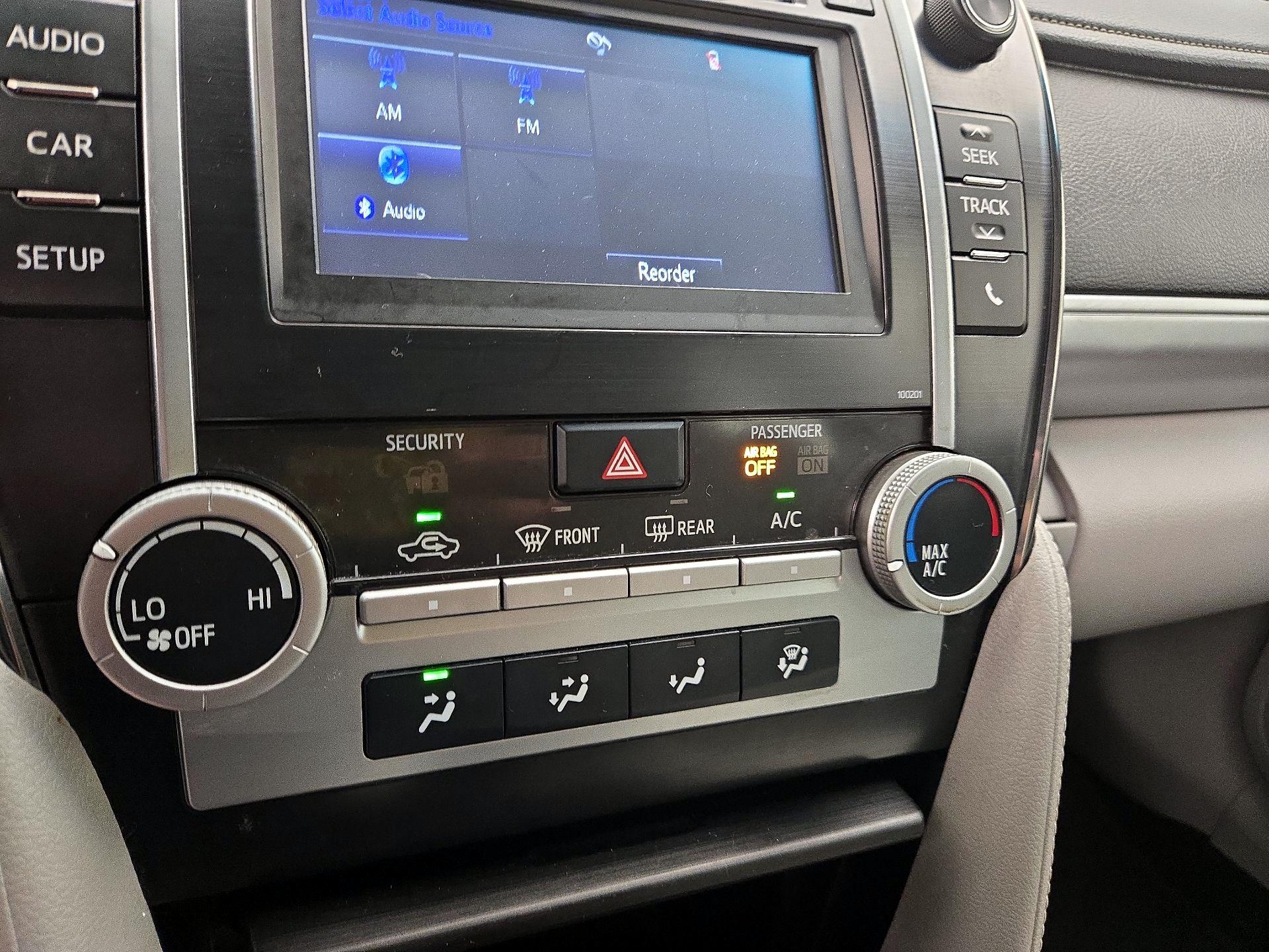 Thumbnail: 2014 Toyota Camry - 16