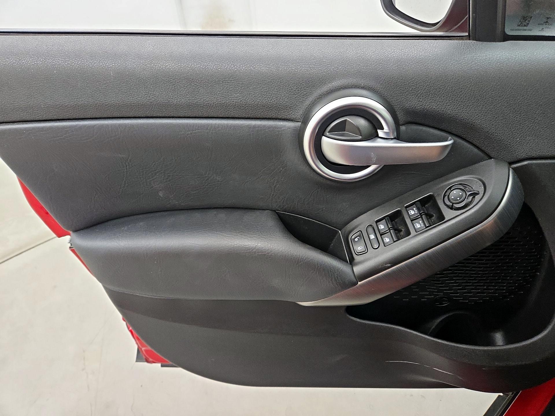 Thumbnail: 2016 Fiat 500X - 12