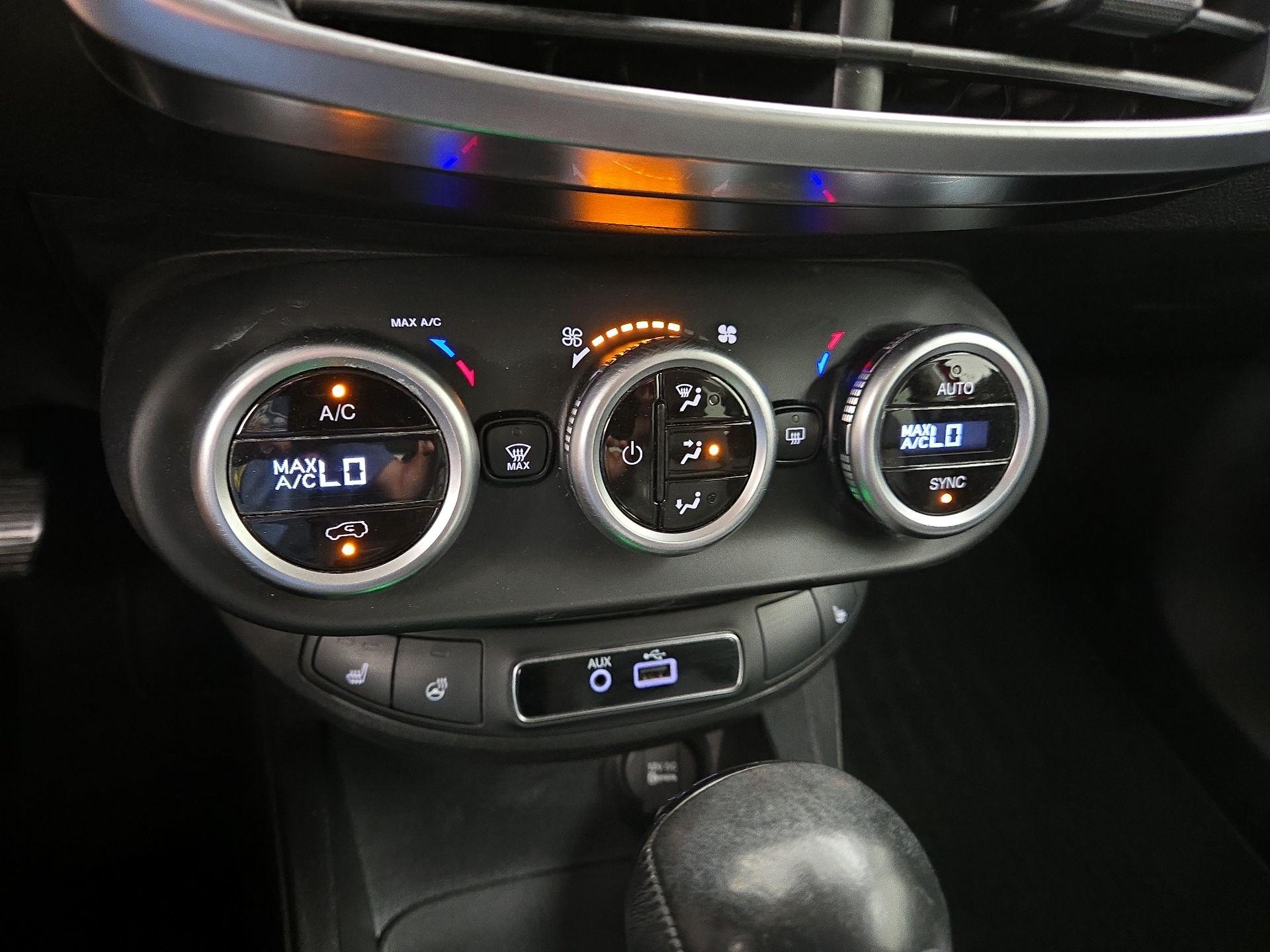 Thumbnail: 2016 Fiat 500X - 17
