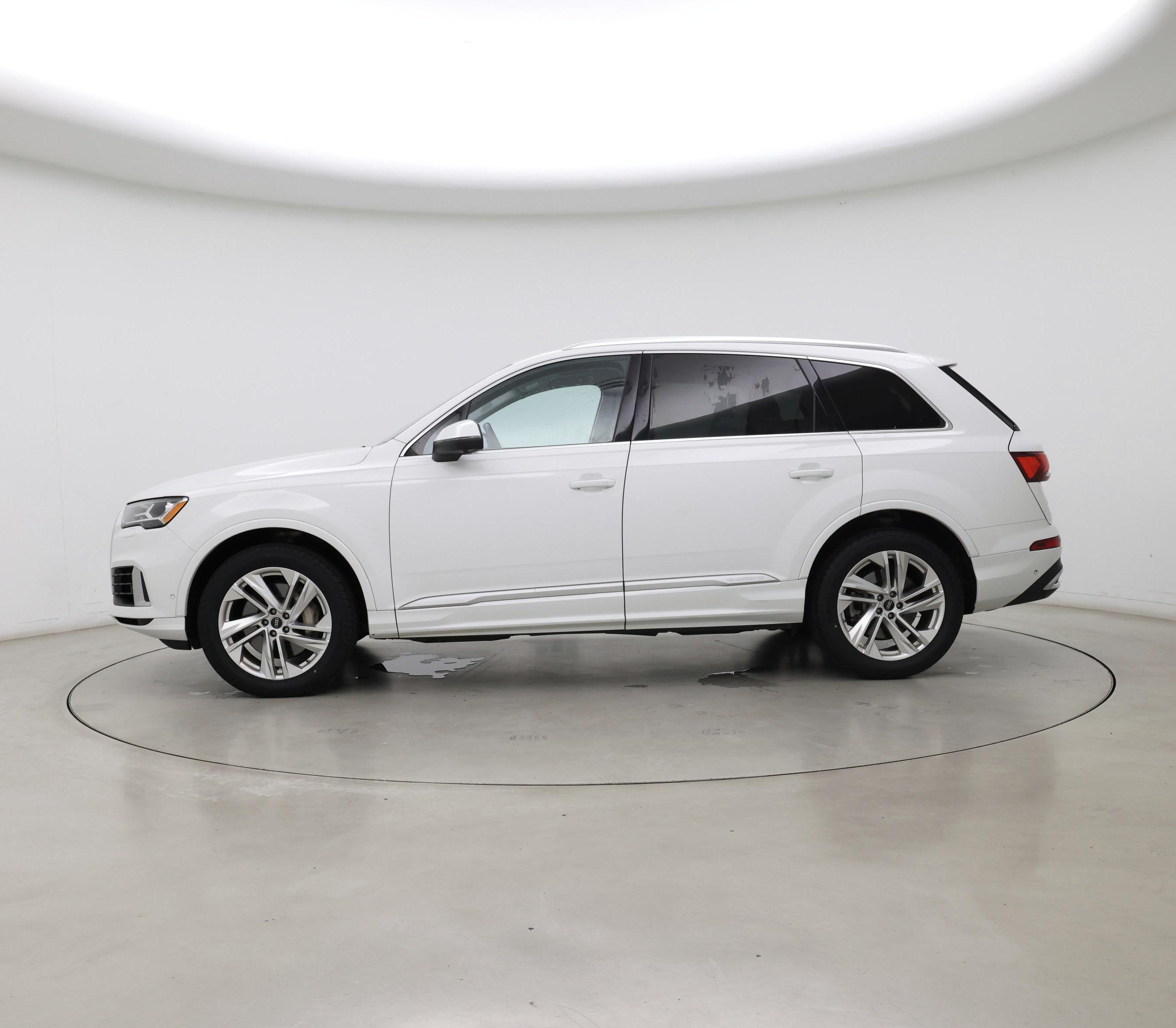 Thumbnail: 2023 Audi Q7 - 3