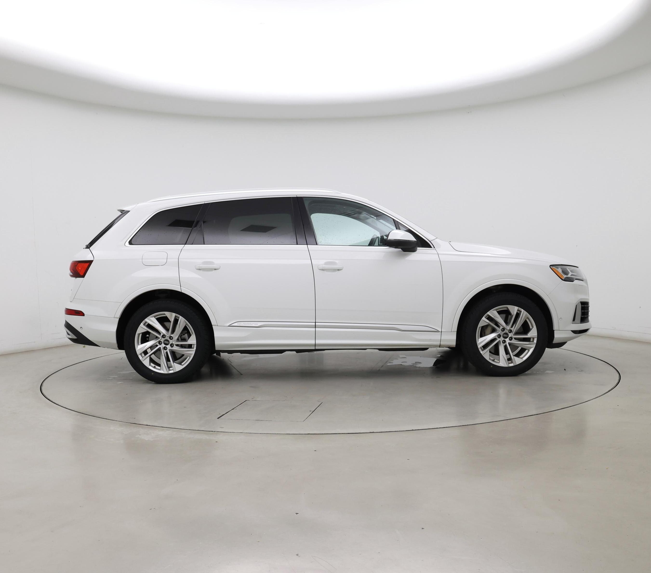 Thumbnail: 2023 Audi Q7 - 7