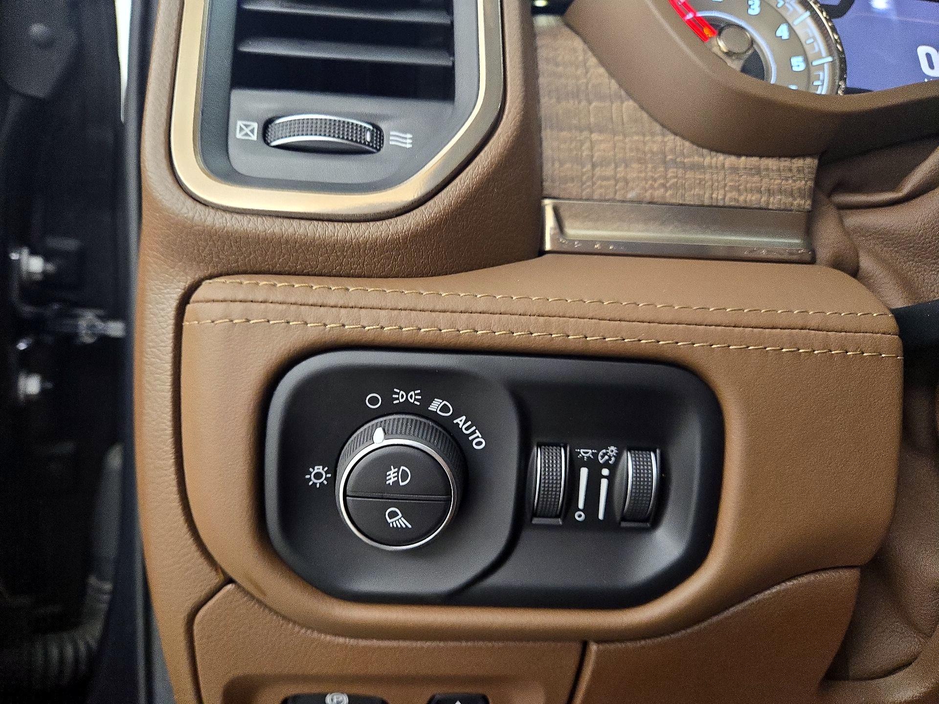 Thumbnail: 2019 RAM 1500 - 13