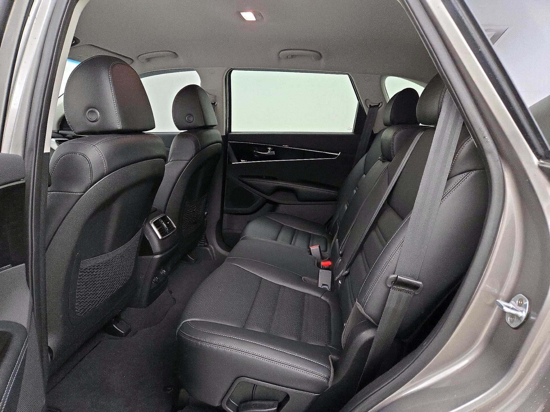 Thumbnail: 2019 Kia Sorento - 19