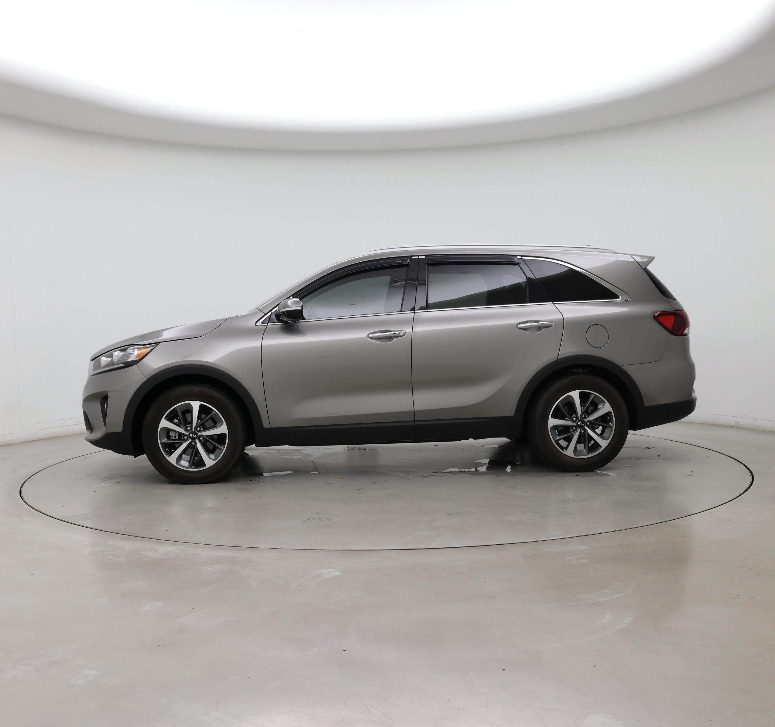 Thumbnail: 2019 Kia Sorento - 3